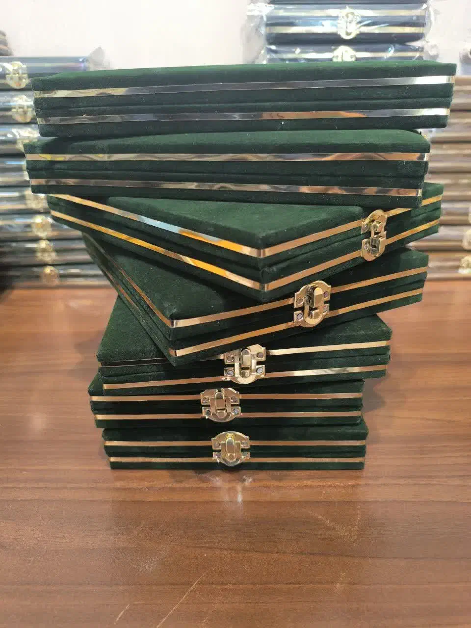 تندیس و لوح تقدیر|مجسمه، تندیس، ماکت|مشهد, هفت تیر (حافظ)|دیوار