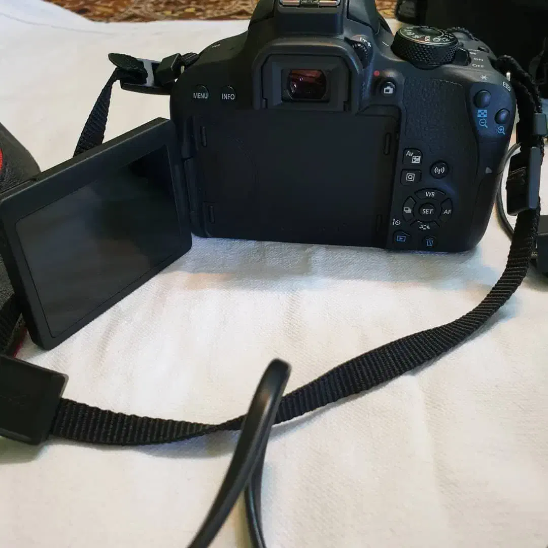 دوربین canon کیفیت بسیار بالا با پک کامل|دوربین عکاسی و فیلمبرداری|مشهد, یاس|دیوار