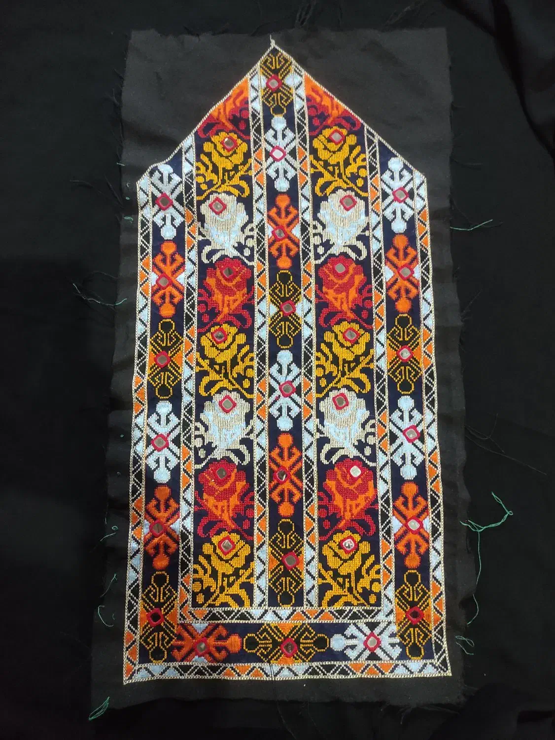 زیح آستین|لباس|خاش, |دیوار