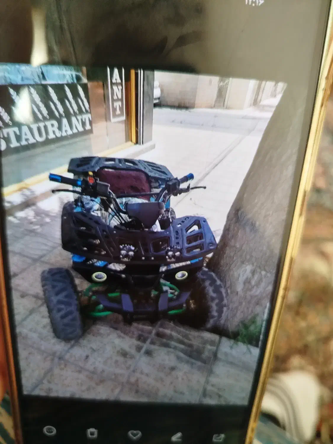 موتور چهار چرخ|موتورسیکلت|میانه, |دیوار