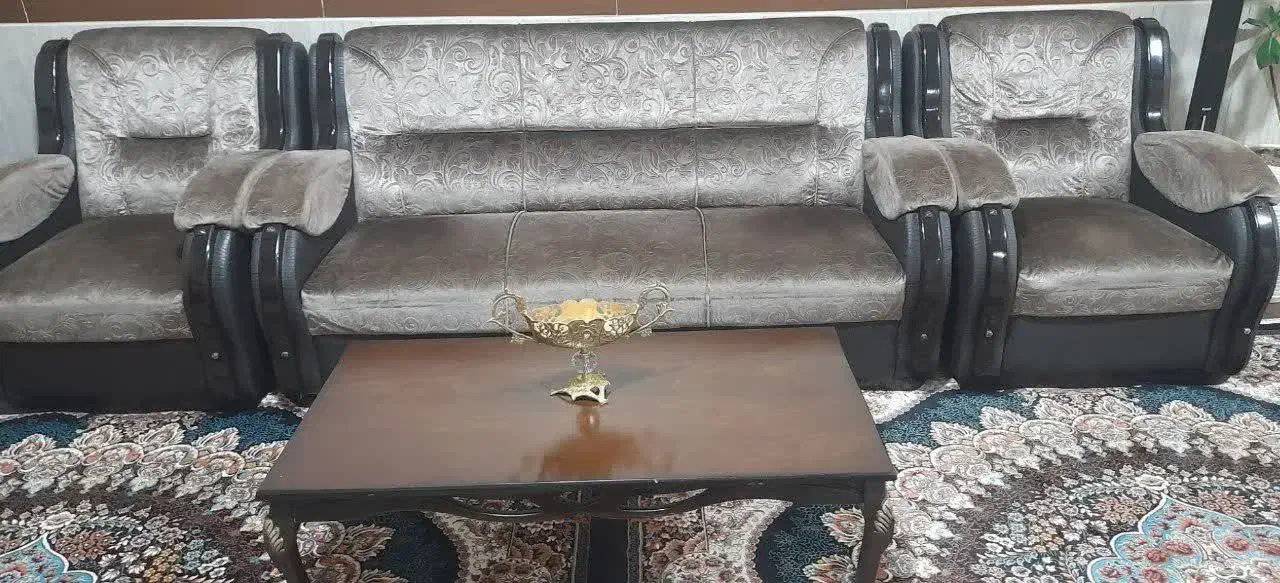 فروش مبلمان راحتی ۷نفره به همراه جلو مبلی|مبلمان خانگی و میز عسلی|ابهر, |دیوار