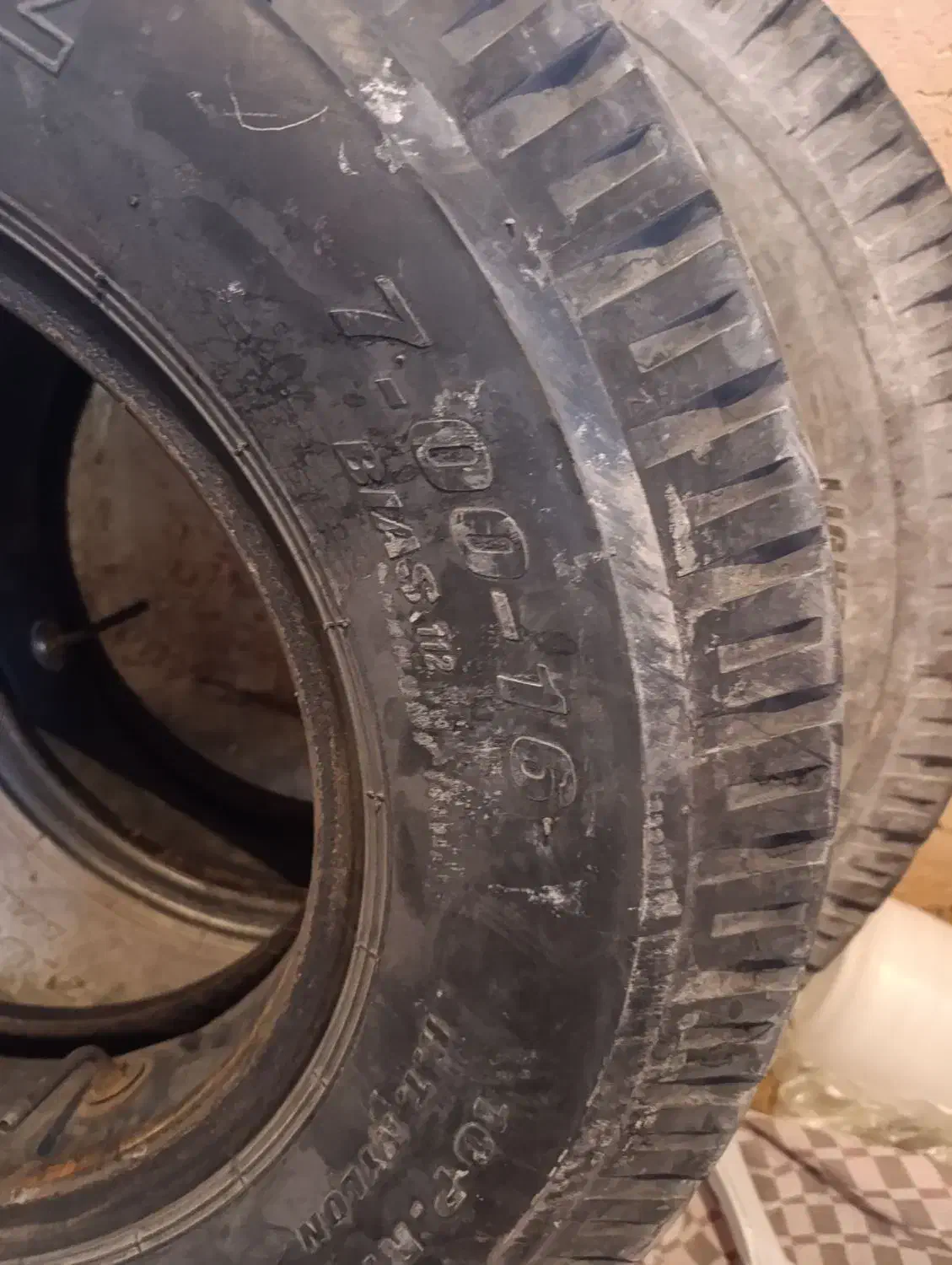 لاستیک نیسان جلو|قطعات یدکی و لوازم جانبی|بهمن صغاد, |دیوار