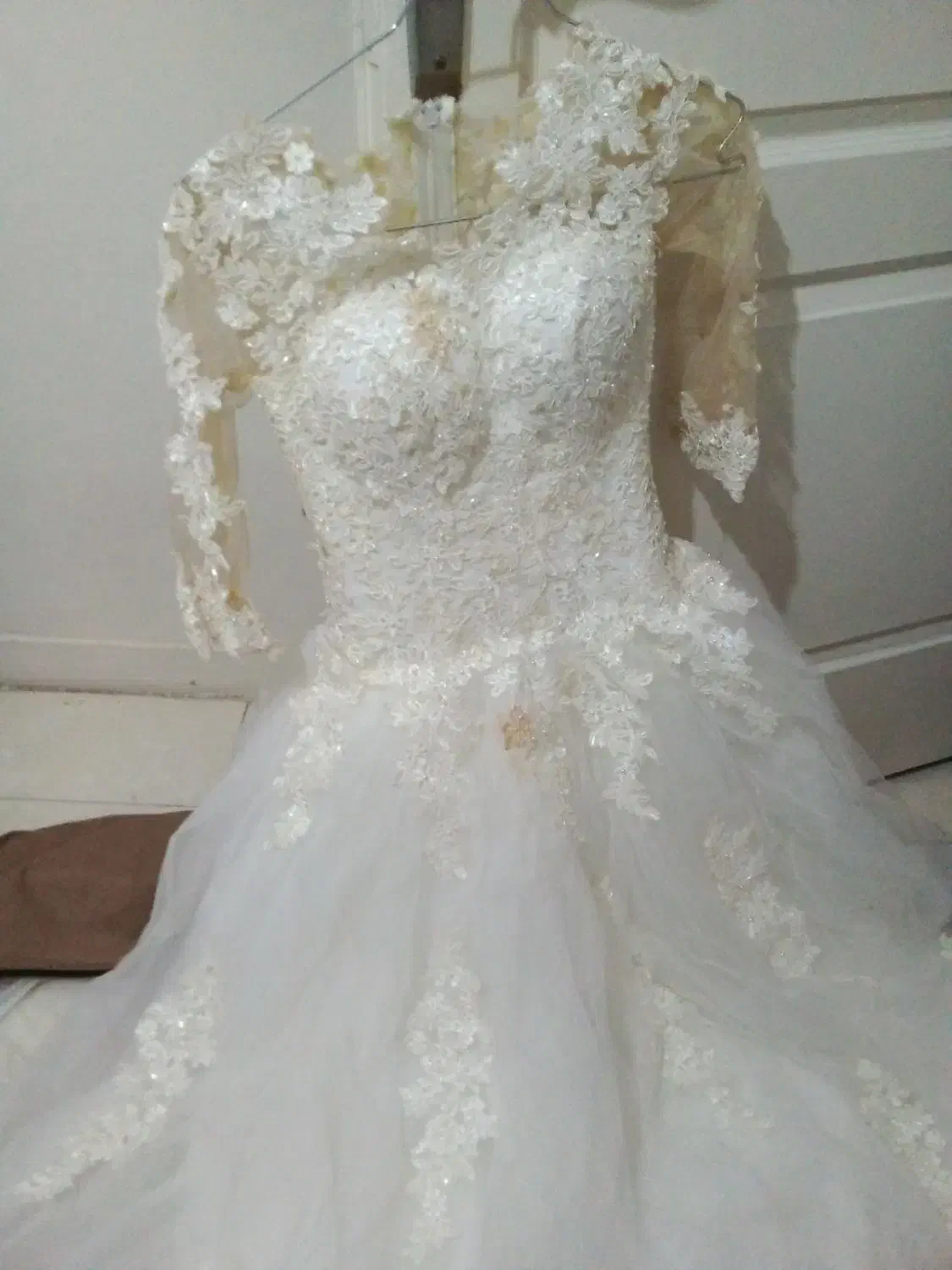 لباس عروس|لباس|اندیشه, اندیشه فاز ۱|دیوار