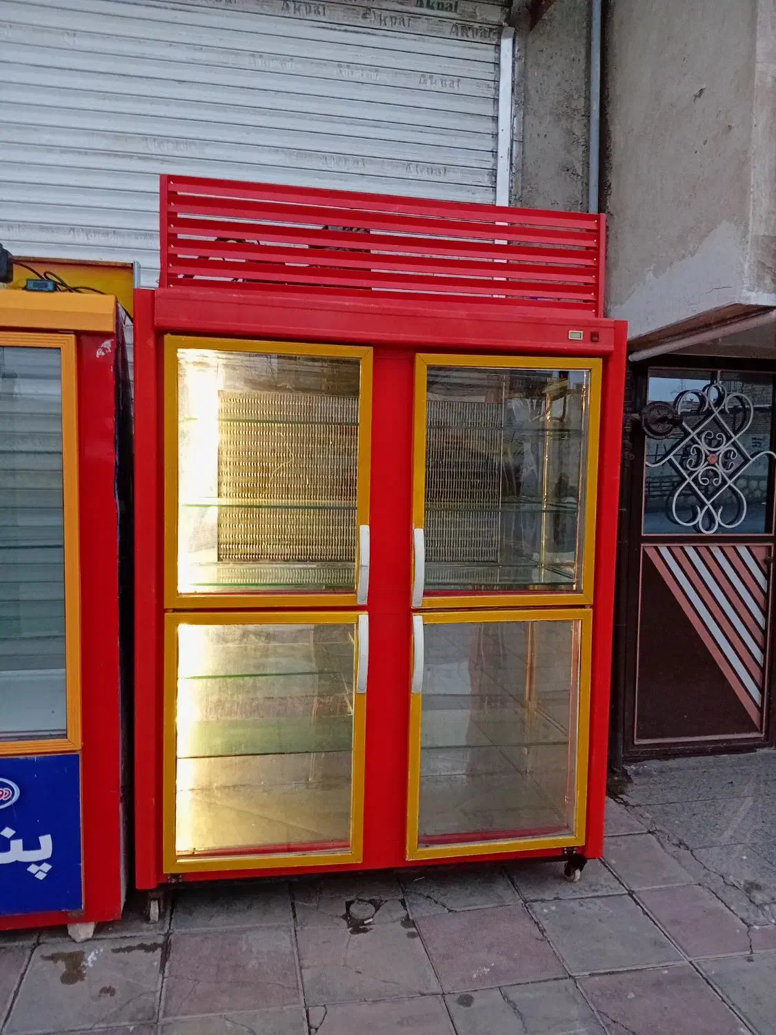 یخچال ایستاده چهار درب پشت بسته یک و نیم متری|فروشگاه و مغازه|رباطکریم, کاظمآباد|دیوار