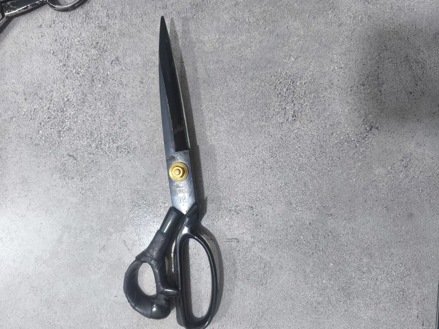 سه عدد قیچی خیاطی|لوازم خیاطی و بافتنی|مهاباد (آذربایجان غربی), |دیوار