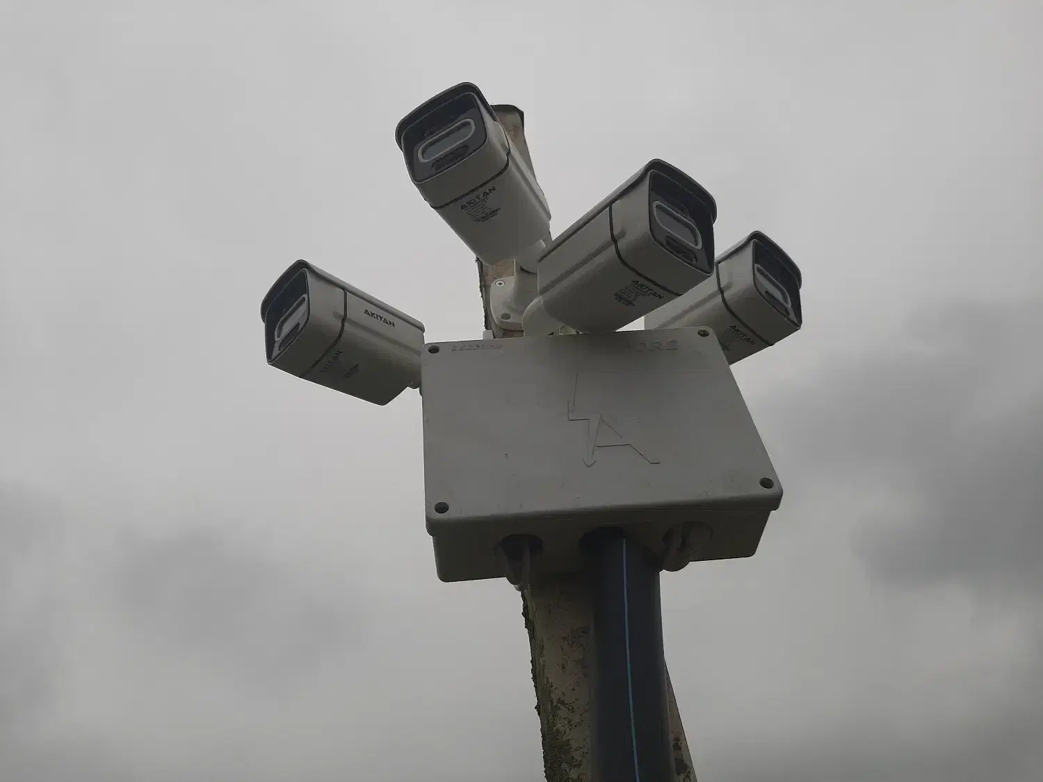 نصب و راه‌اندازی دوربین مداربسته آنالوگ و تحت شبکه|دوربین مداربسته|قائم‌شهر, |دیوار