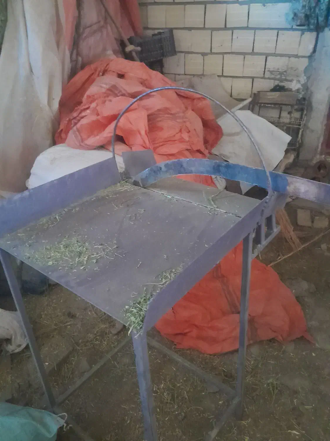 علف بر قیچی یونجه بر|لوازم جانبی حیوانات|نهاوند, |دیوار