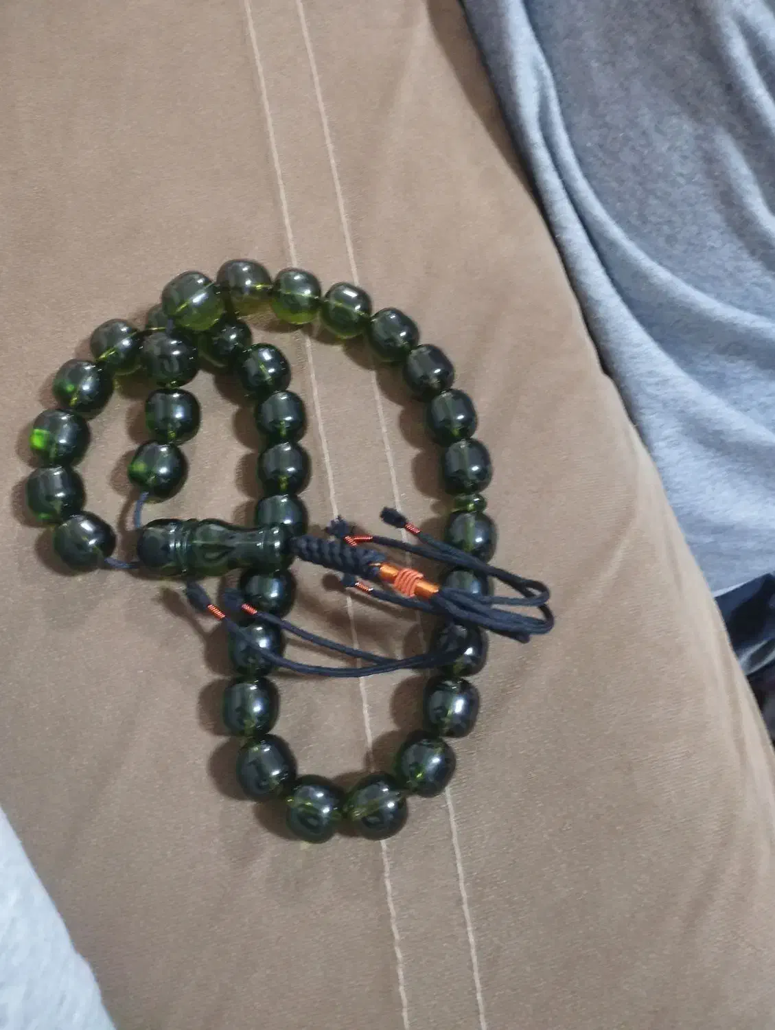 تسبی سندلوس سبز|جواهرات|صحنه, |دیوار