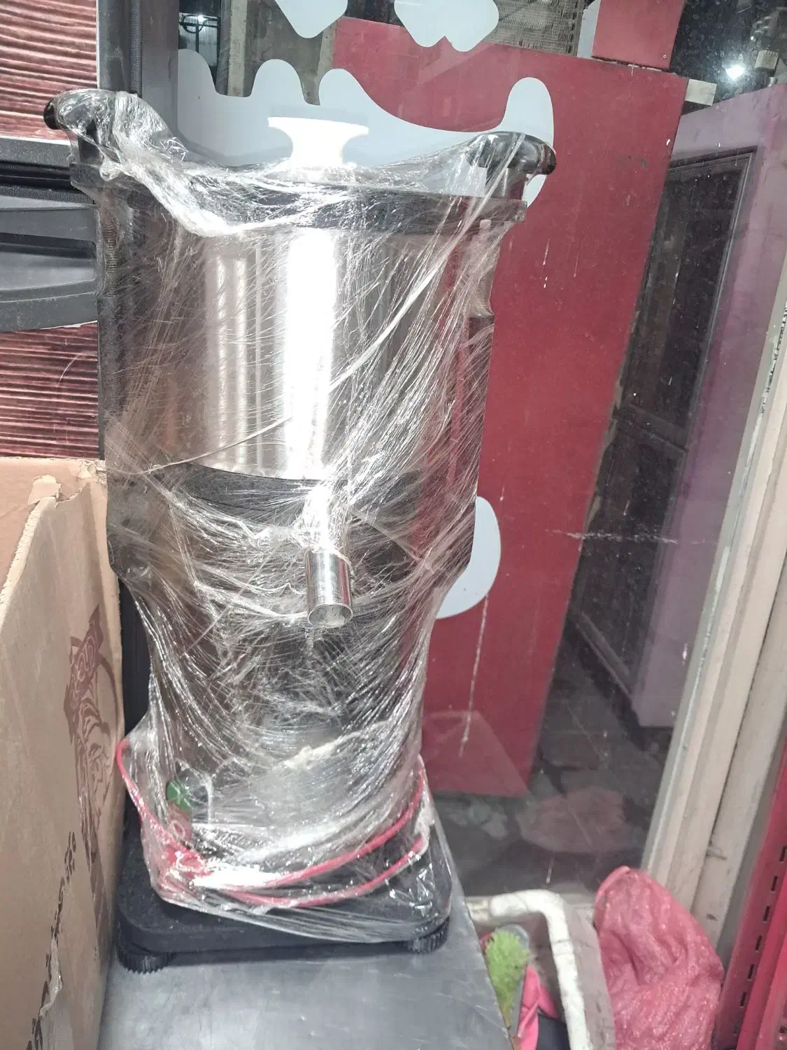 آبمیوه گیری. اب هویج گیر صنعتی|آبمیوه‌گیر و آب‌مرکبات‌گیر|رباط‌کریم, شترخوار|دیوار