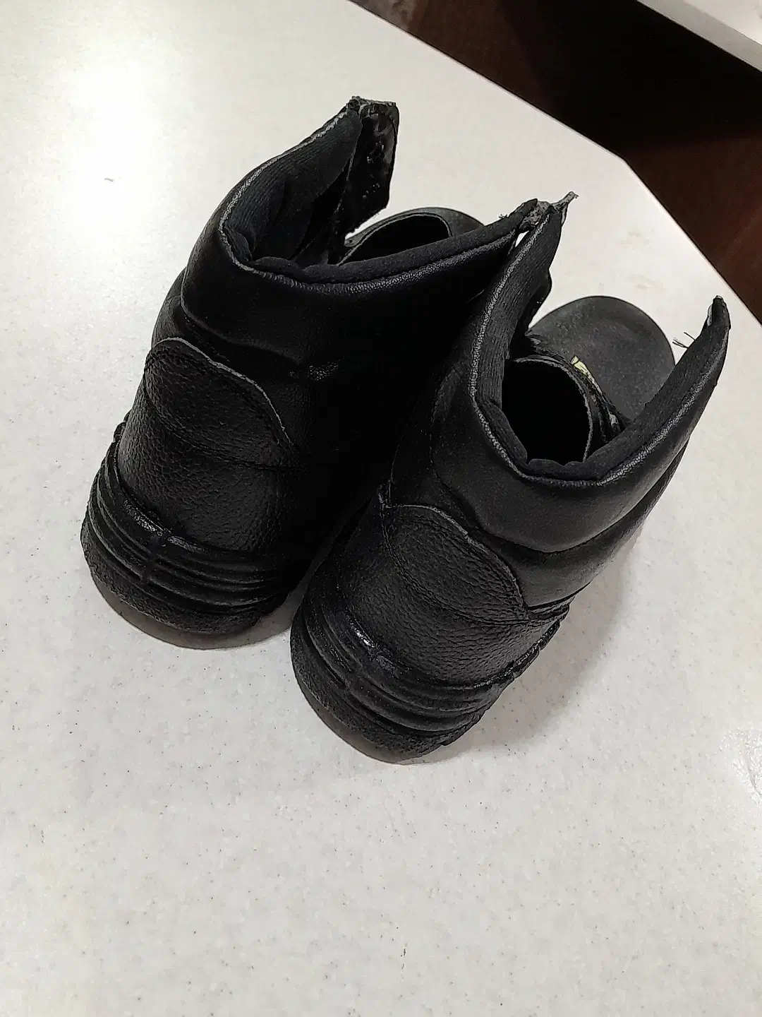 کفش کار نگهبان نو و تمیز|کیف، کفش، کمربند|رفسنجان, |دیوار