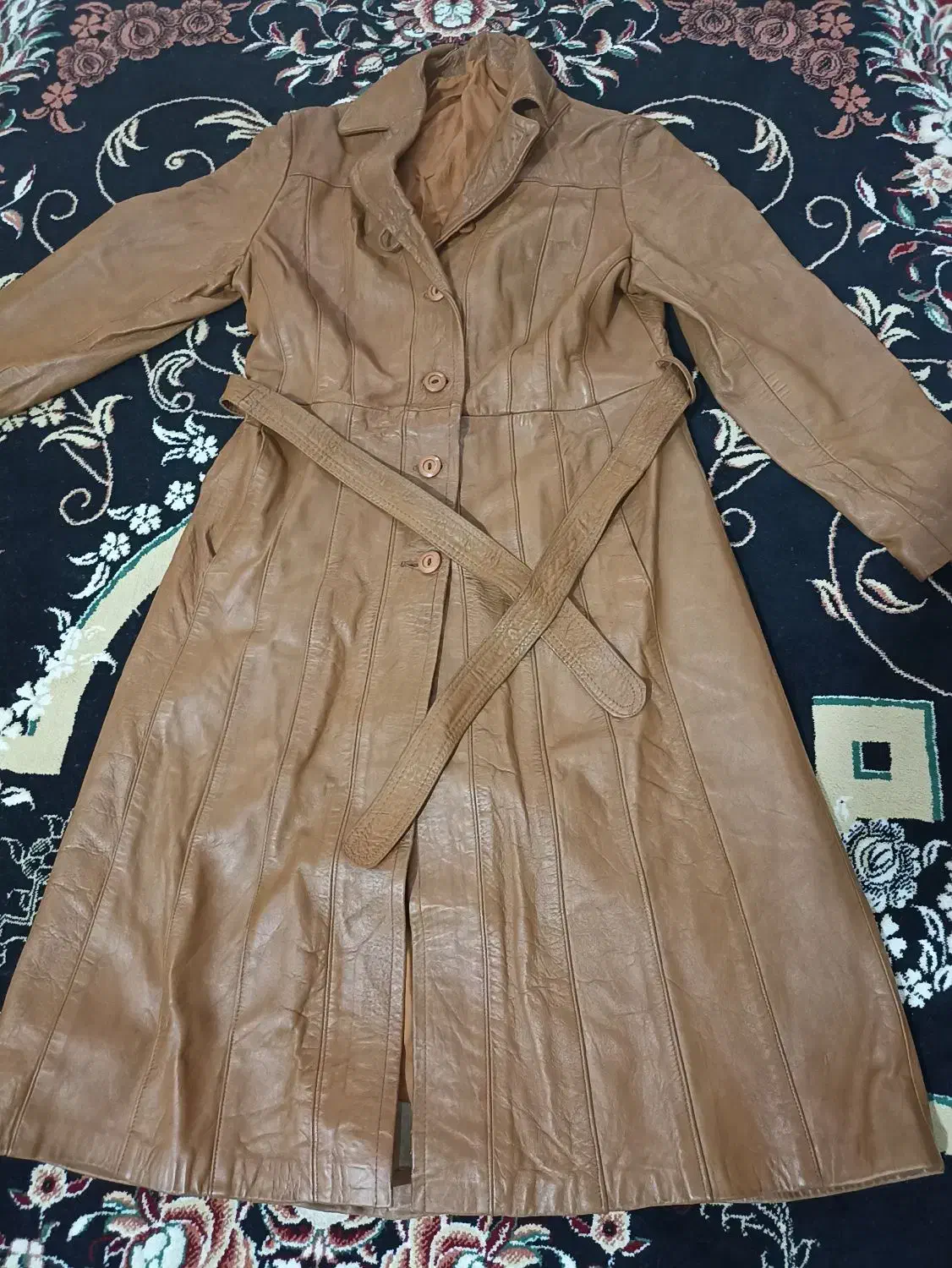 پالتو چرم|لباس|زابل, |دیوار