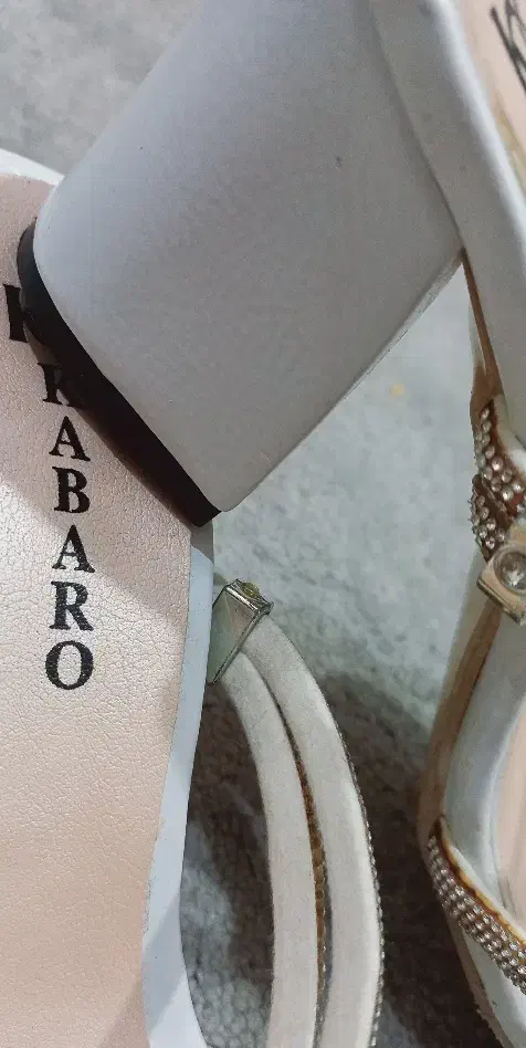 کفــش مجلسـی|کیف، کفش، کمربند|مسجد سلیمان, |دیوار