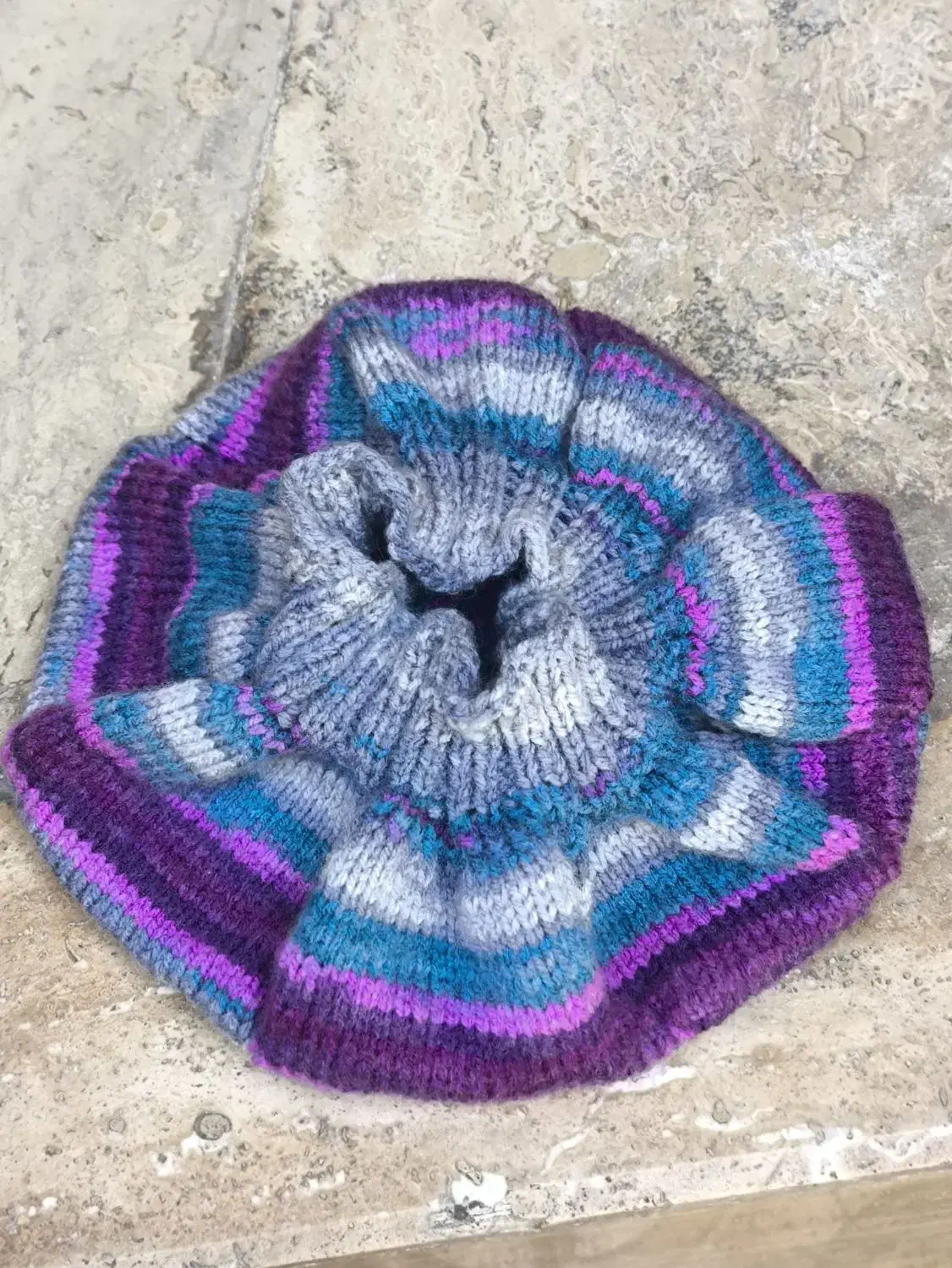 کلاه فرانسوی|لباس|ری, شهادت|دیوار