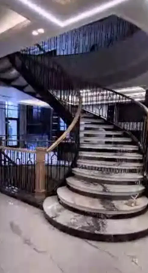 پله .پله گرد .پله پیچ|خدمات پیشه و مهارت|رودهن, |دیوار