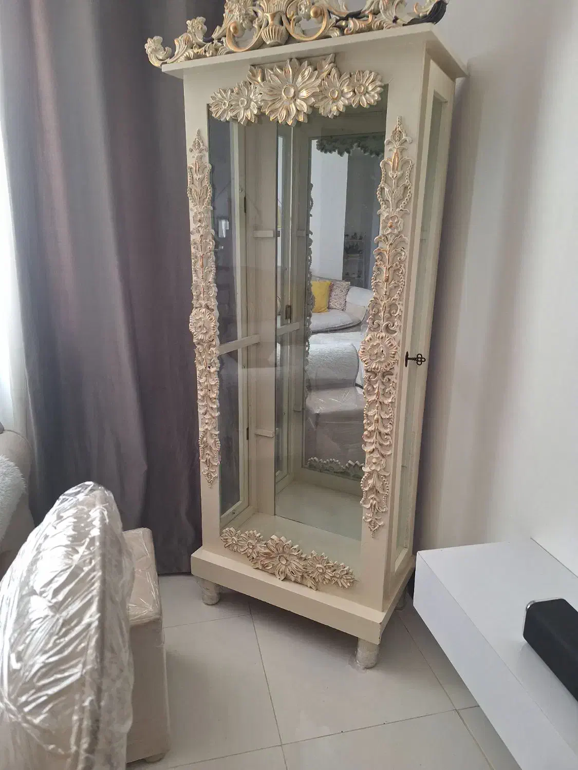 بوفه سفید ۴ طبقه|بوفه، ویترین، کنسول|یاسوج, |دیوار