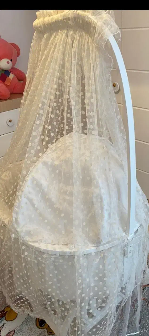 گهواره چوبی ترک برند baby tech و یک گهواره میلاد|تخت و صندلی بچه|محمدیه-قزوین, |دیوار