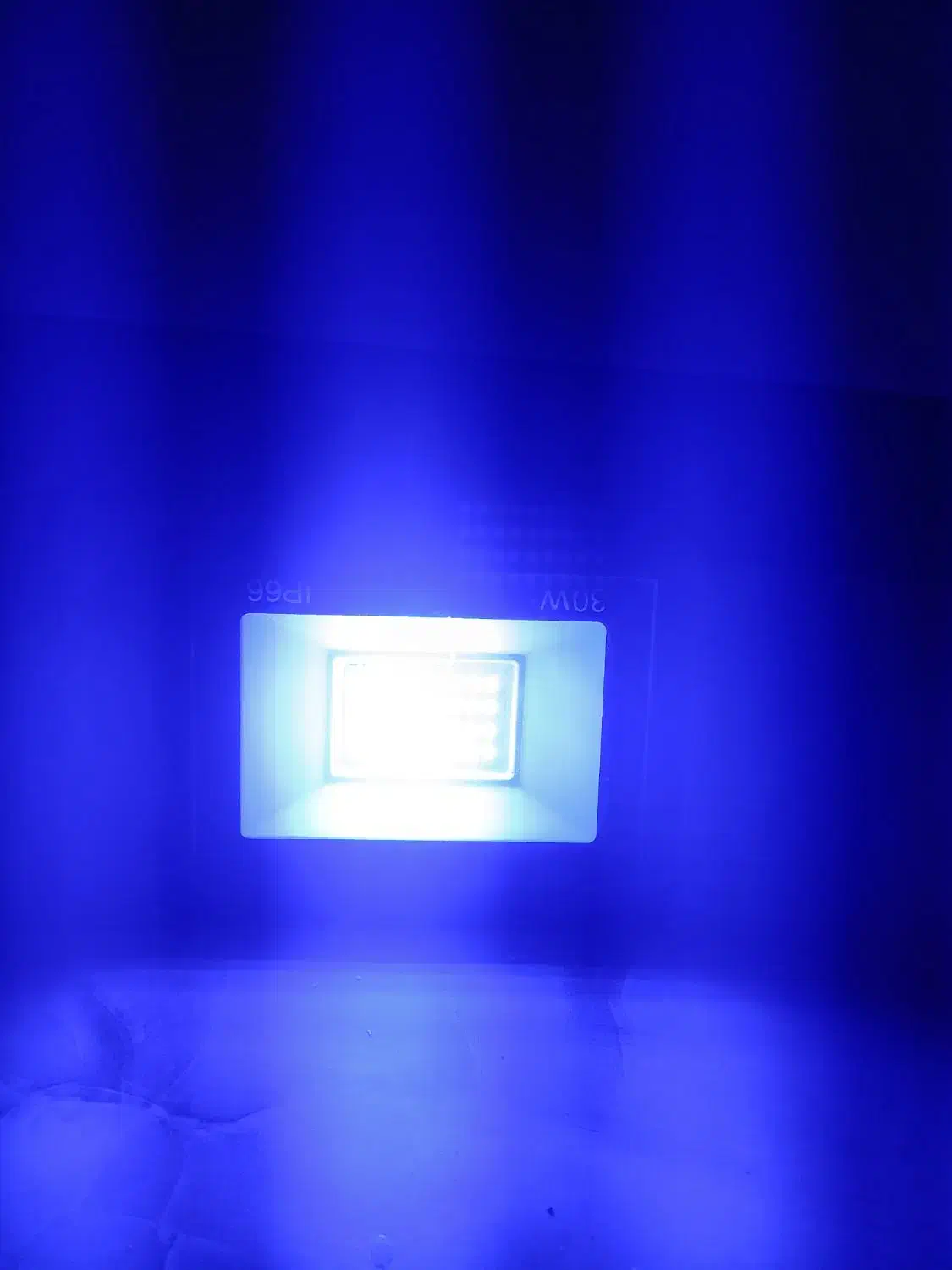 پرژکتور 30 وات بسیار قوی|لامپ و چراغ|خرم‌آباد, |دیوار