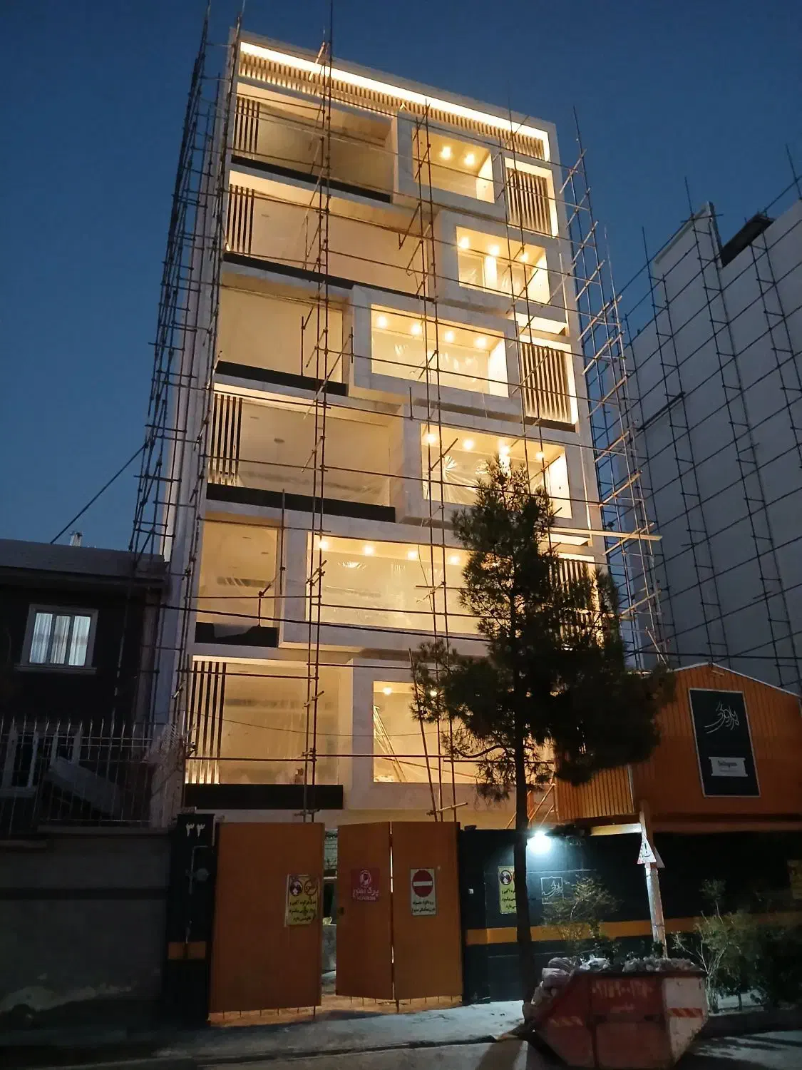 برقکار ساختمان نیازمندیم|استخدام معماری، عمران و ساختمانی|مشهد, چهارچشمه|دیوار