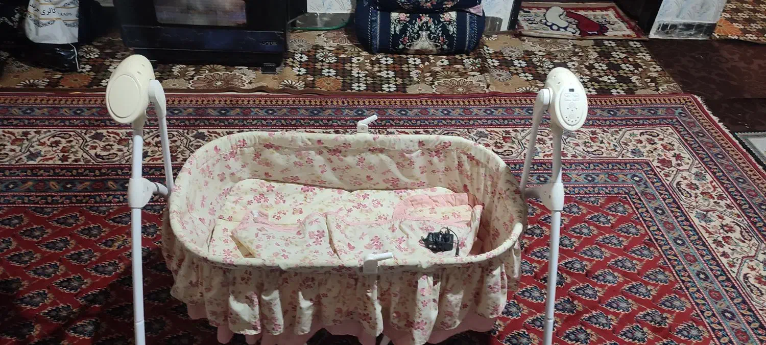 گهواره برقی کنار تخت مادر|کالسکه و لوازم جانبی|یاسوج, |دیوار