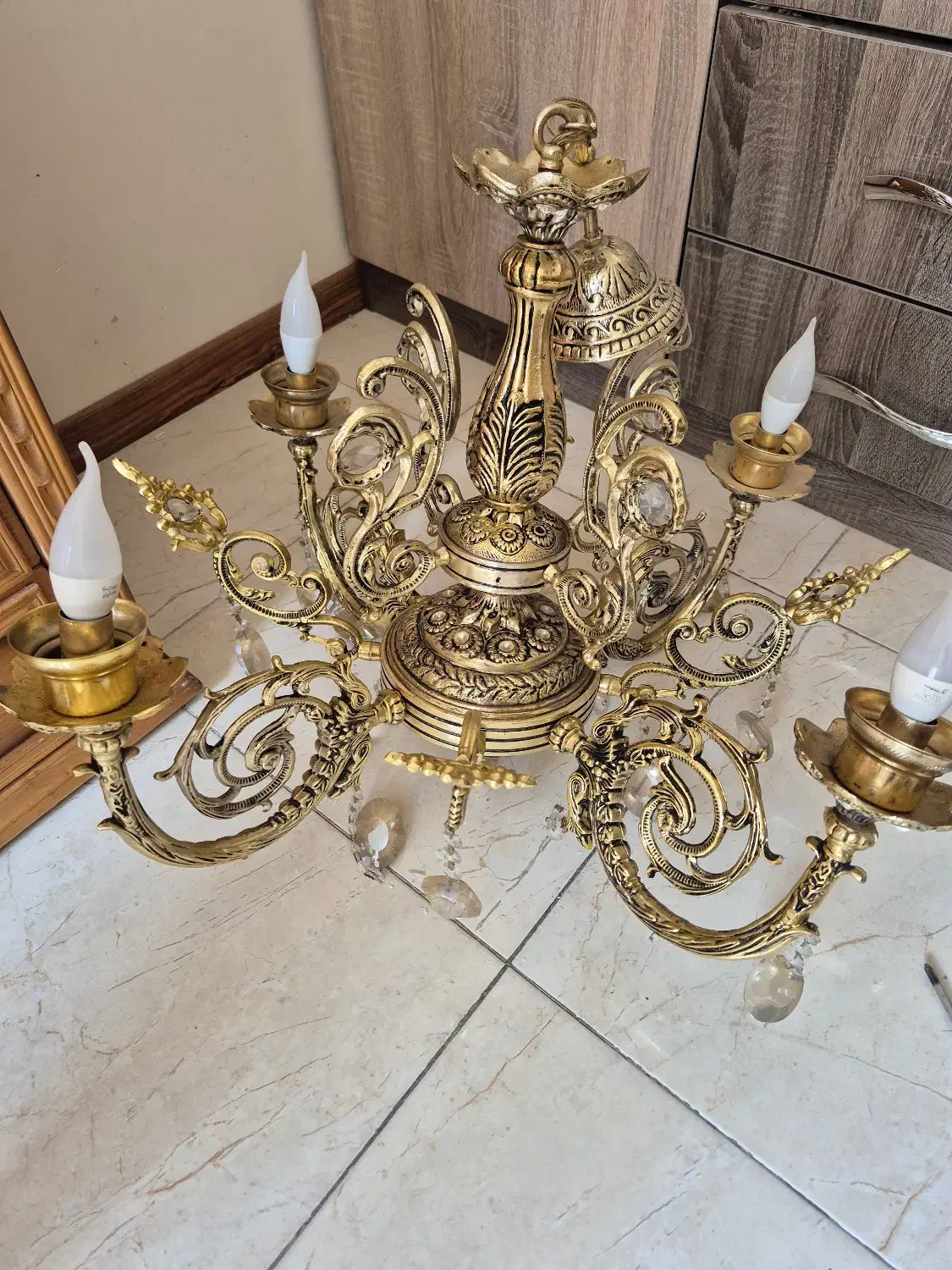 لوستر|لوستر و چراغ آویز|اصفهان, خانه اصفهان|دیوار