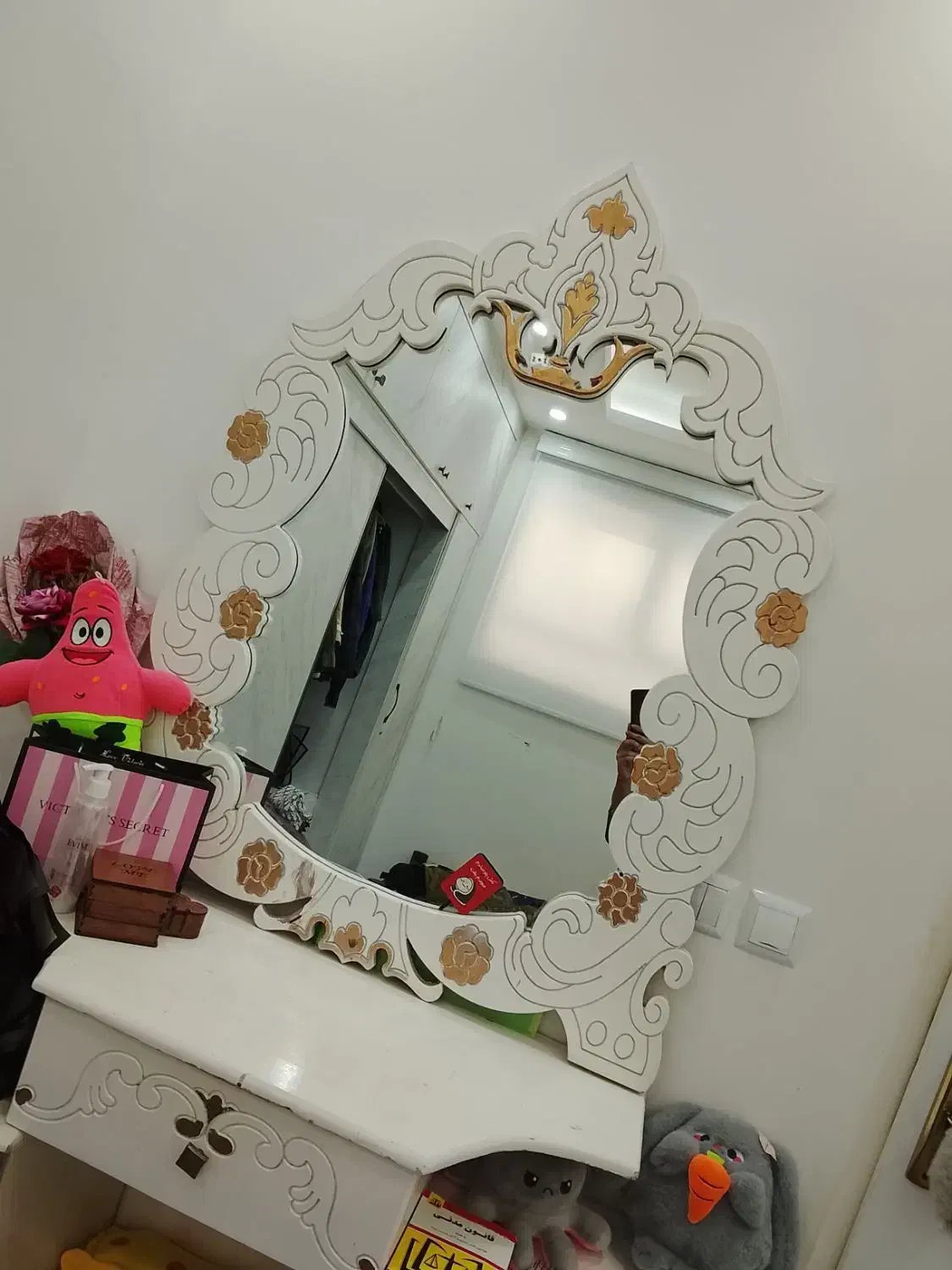 میزآرایشی|آرایشگاه و سالنهای زیبایی|اردبیل, |دیوار