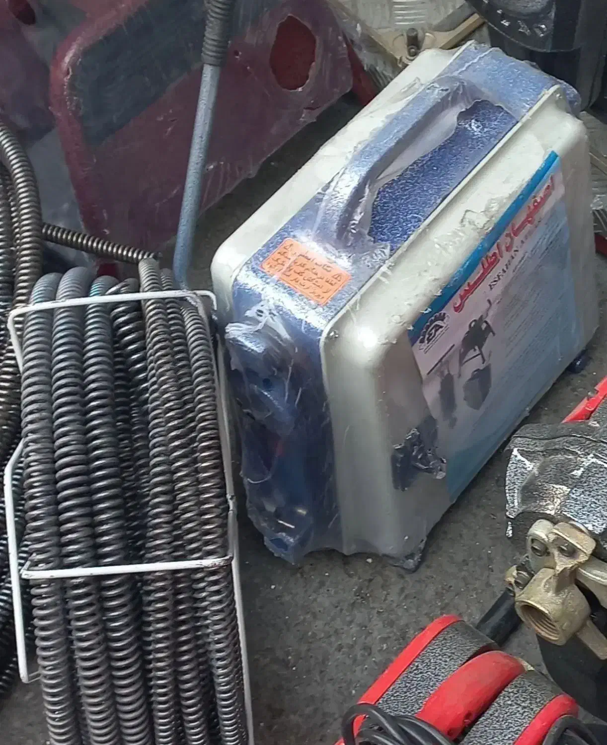 باز کردن لوله با فنر|خدمات پیشه و مهارت|بروجرد, |دیوار