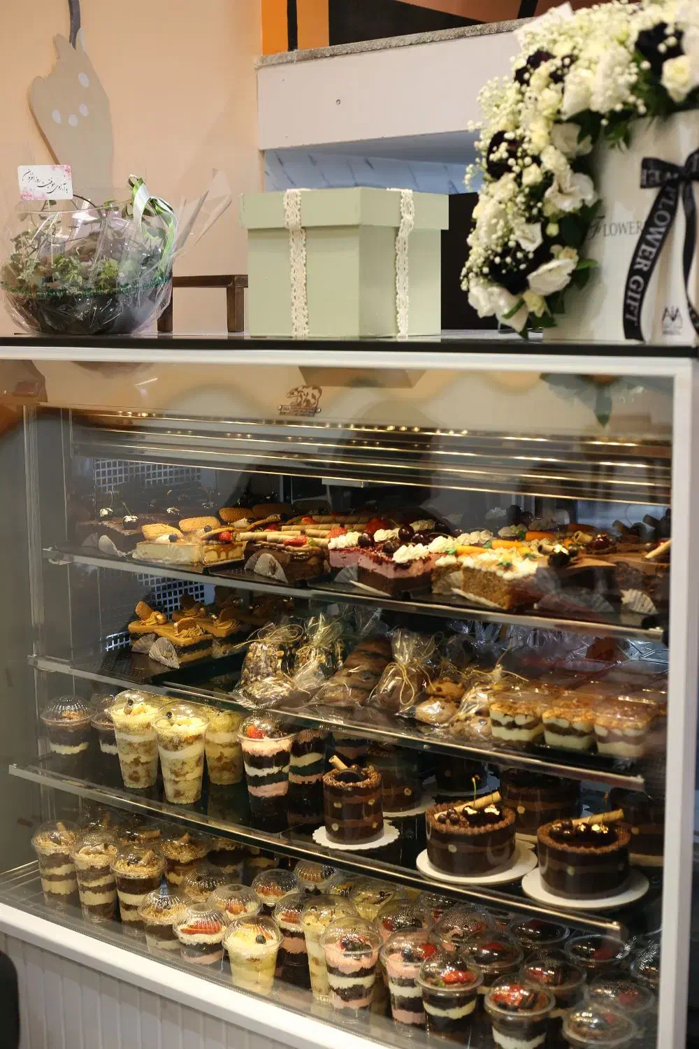 دو عدد یخچال قنادی فوق العاده|فروشگاه و مغازه|اردبیل, |دیوار