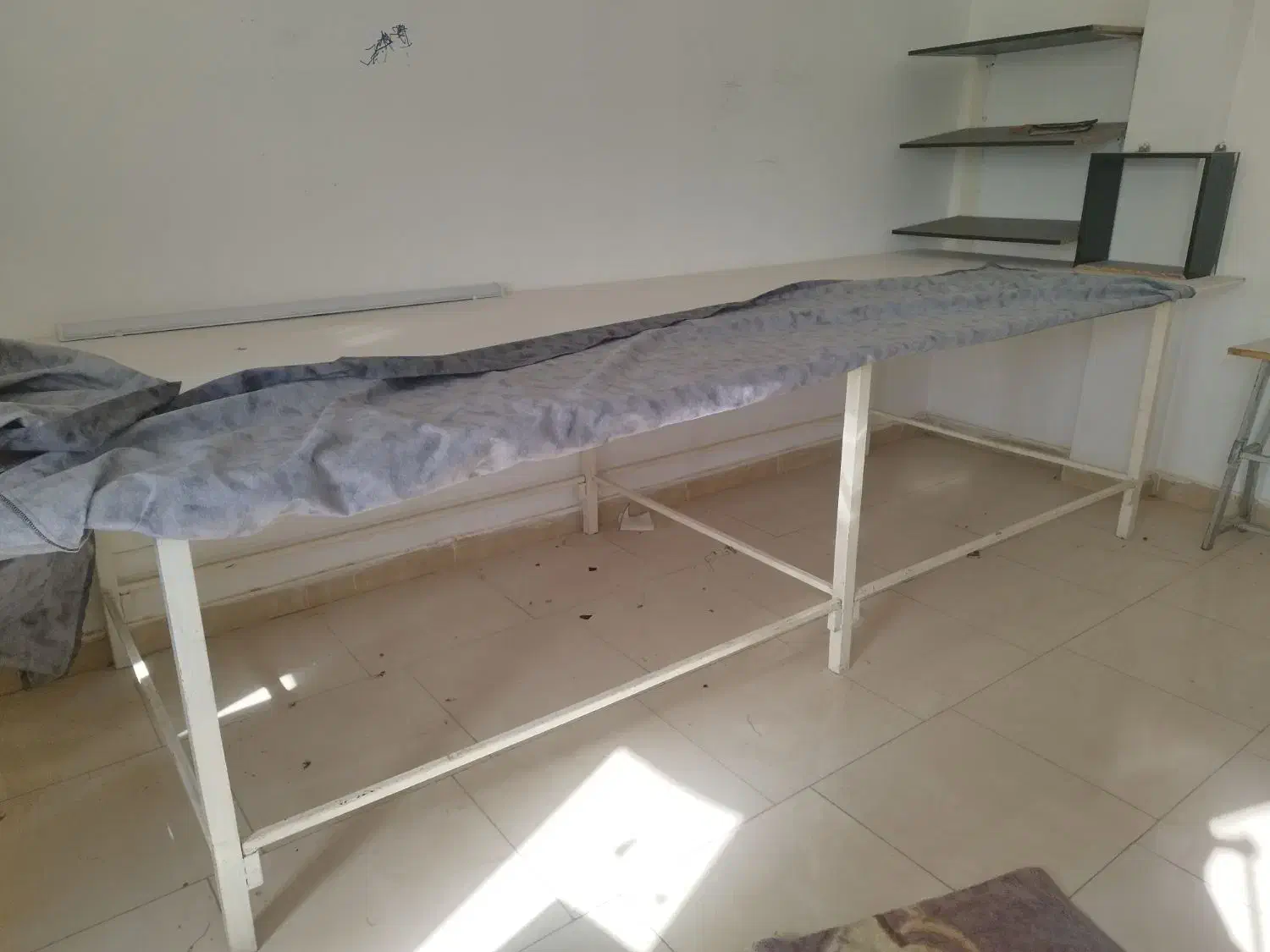 فروش میز برش|لوازم خیاطی و بافتنی|گلبهار, شهر جدید گلبهار|دیوار