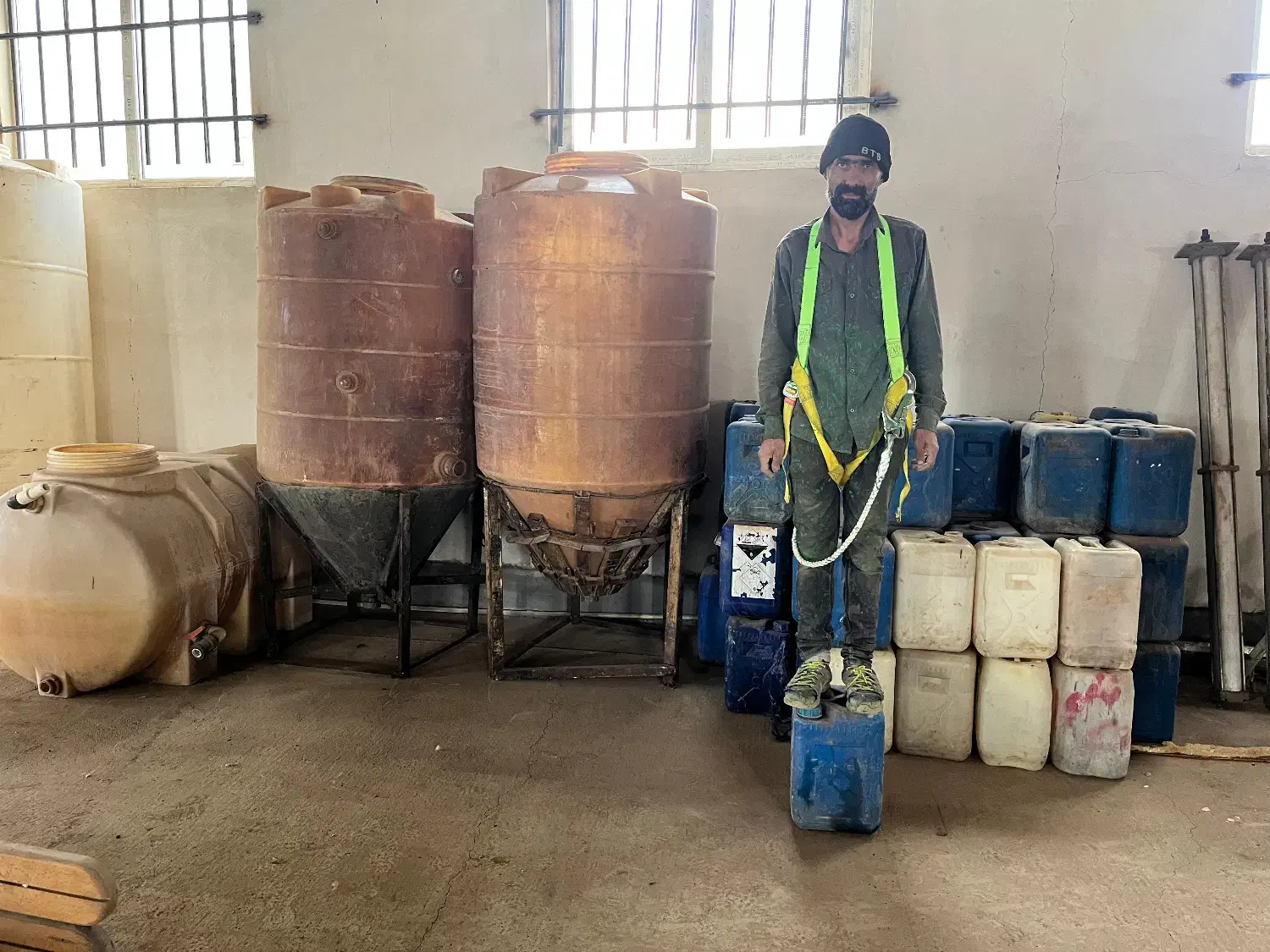 فروش مخزن قیفی|مصالح و تجهیزات ساختمان|نمین, |دیوار