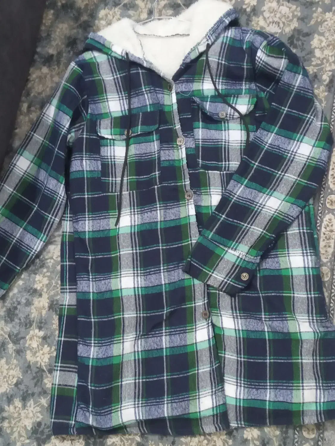 شرکت زنانه پشمی|لباس|رشت, سلیمانداراب|دیوار