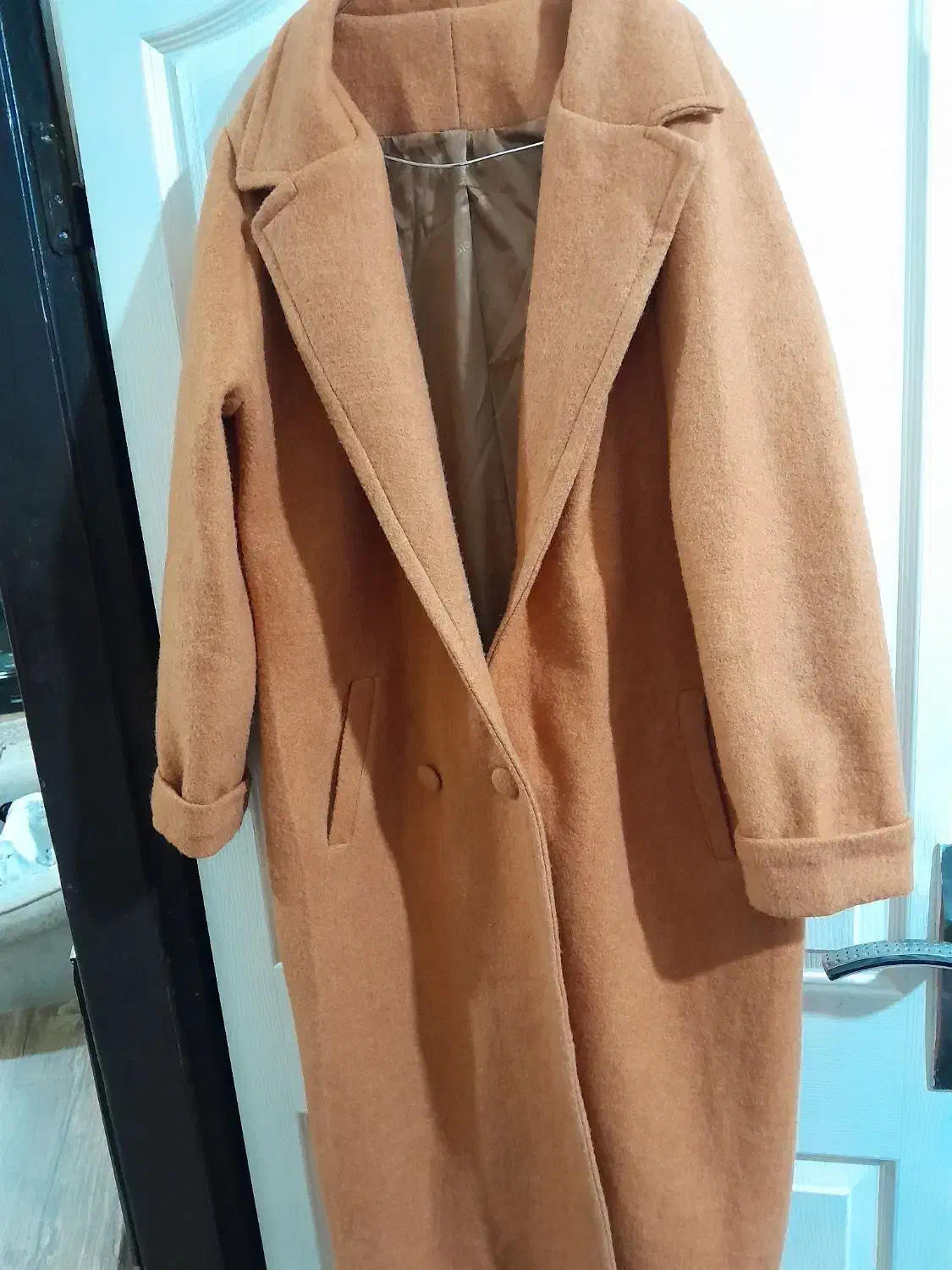 پالتو ها نو قهوه ایی 1.200سیاه1.500میلیون|لباس|نقده, |دیوار