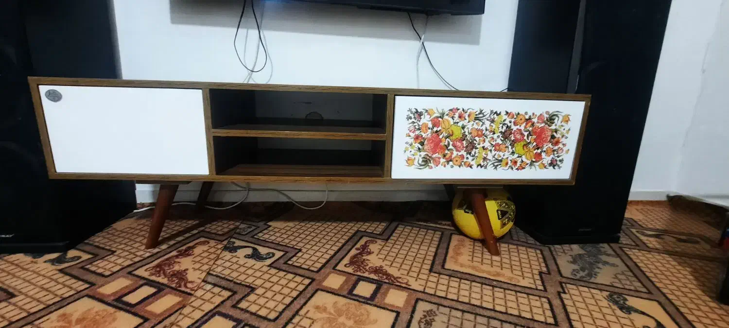 باند و میز تی وی|میز تلویزیون|قدس, شهرک فرزان|دیوار