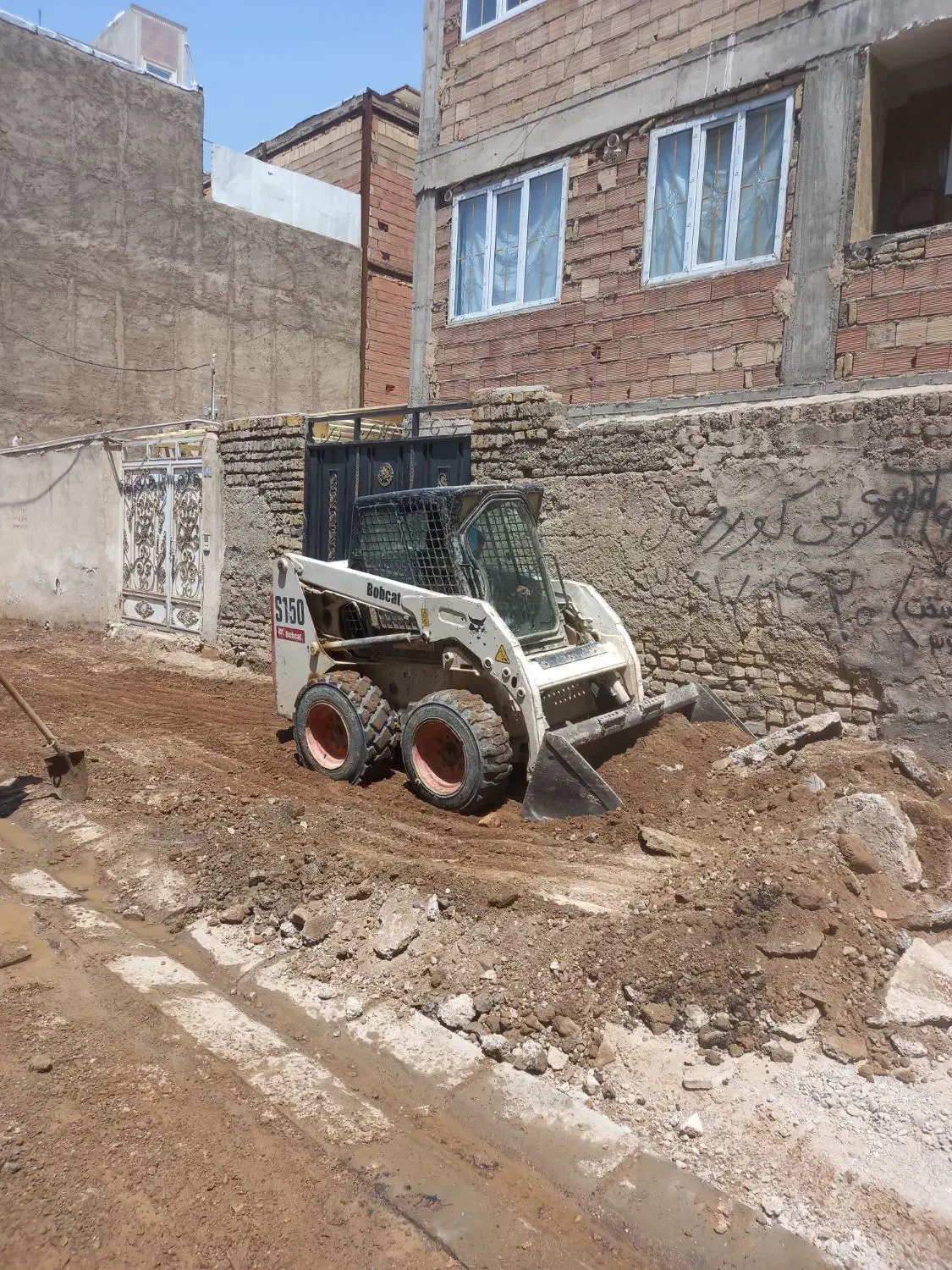 اجاره بابکت خاور به صورت شیفتی وروزانه|خدمات حمل و نقل|شریفآباد, |دیوار