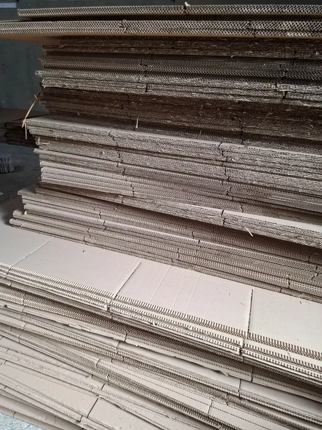 نیرو کار در کارتن سازی|استخدام صنعتی، فنی، مهندسی|لالجین, |دیوار