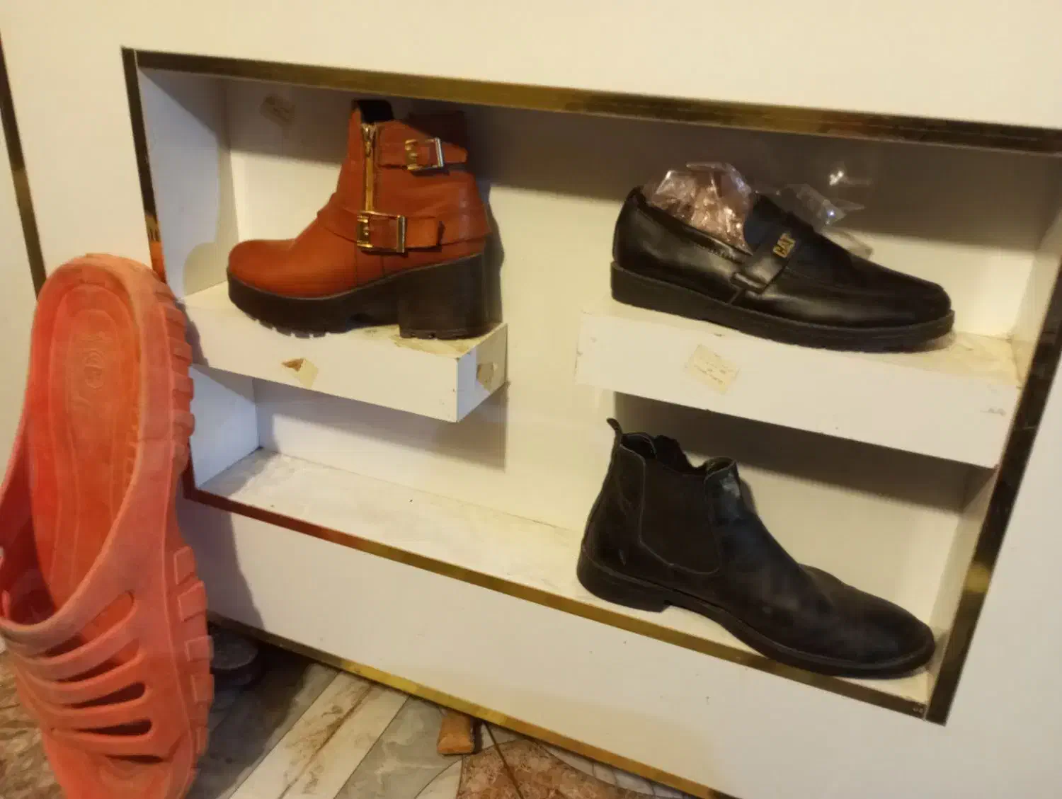 سه عدد میز مغازه برای کفش|فروشگاه و مغازه|رشتخوار, |دیوار