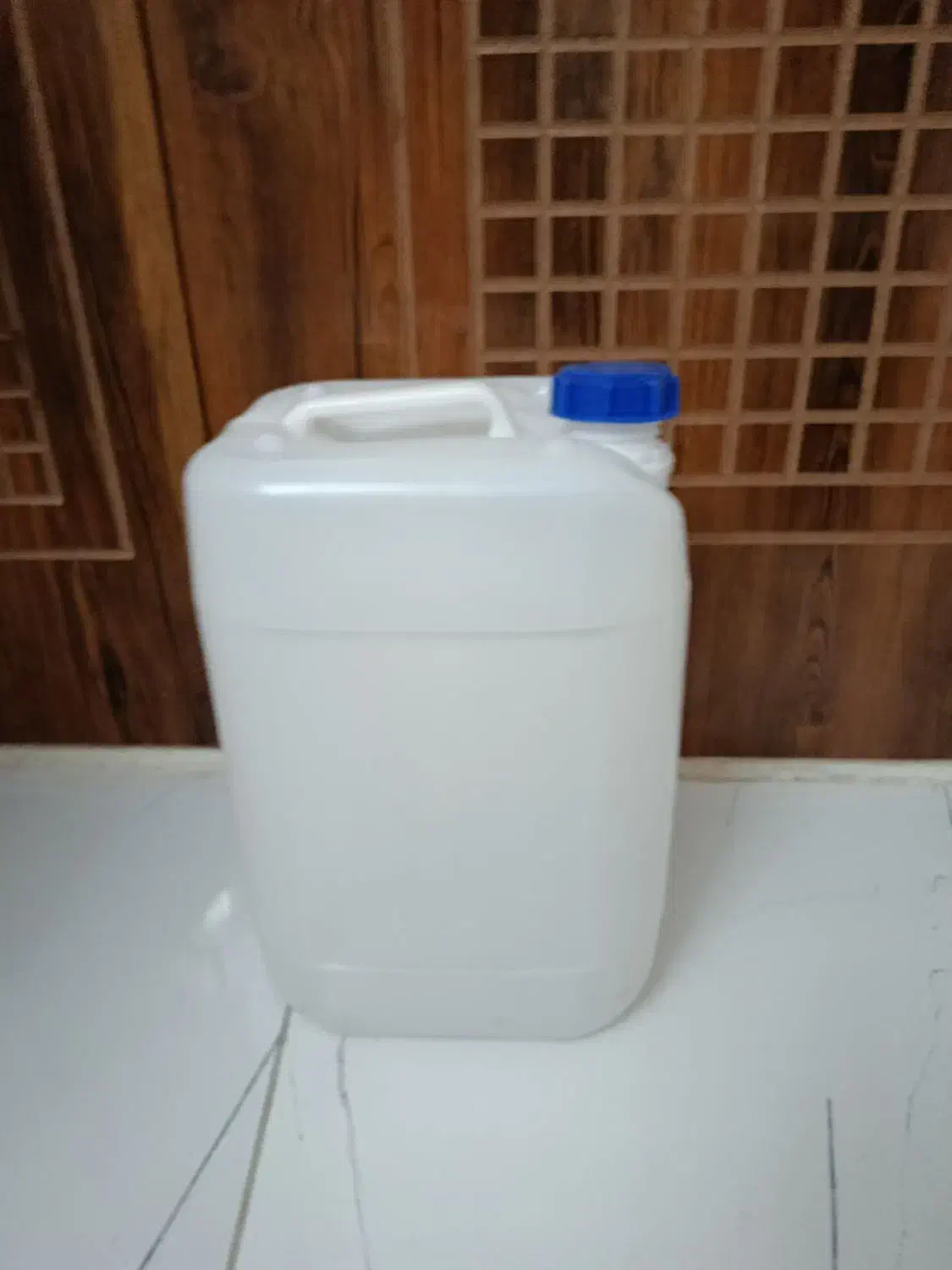 گالن سفید|ظروف نگهدارنده، پلاستیکی، یکبارمصرف|باسمنج, |دیوار