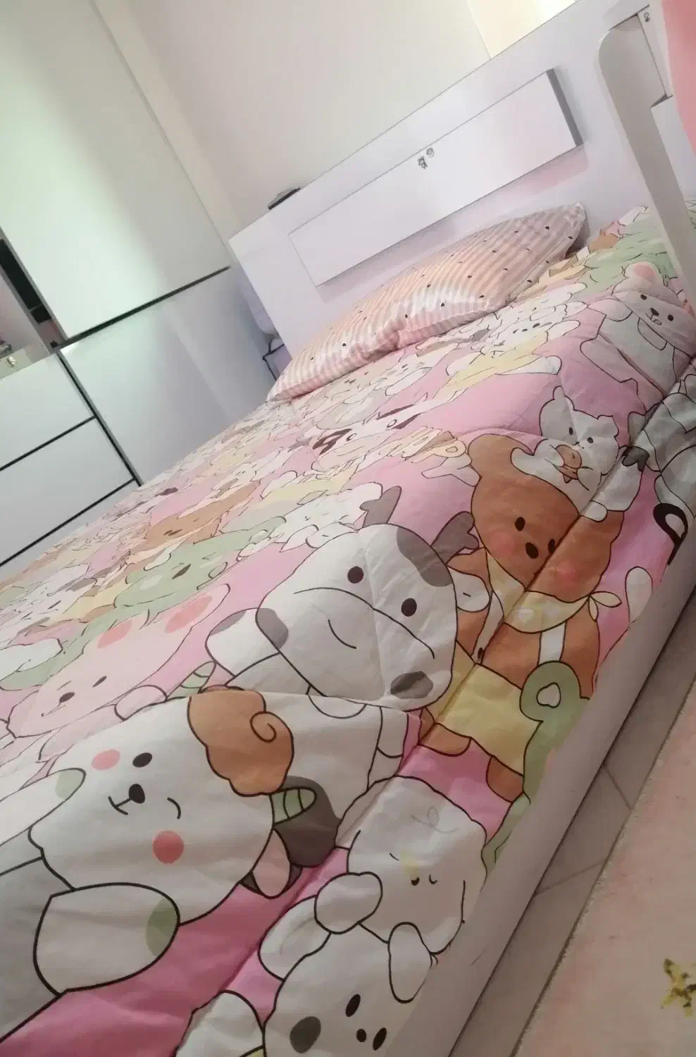 تخت خواب یک و نیم نفره 120 در دو متر|تخت و سرویس خواب|چالوس, |دیوار