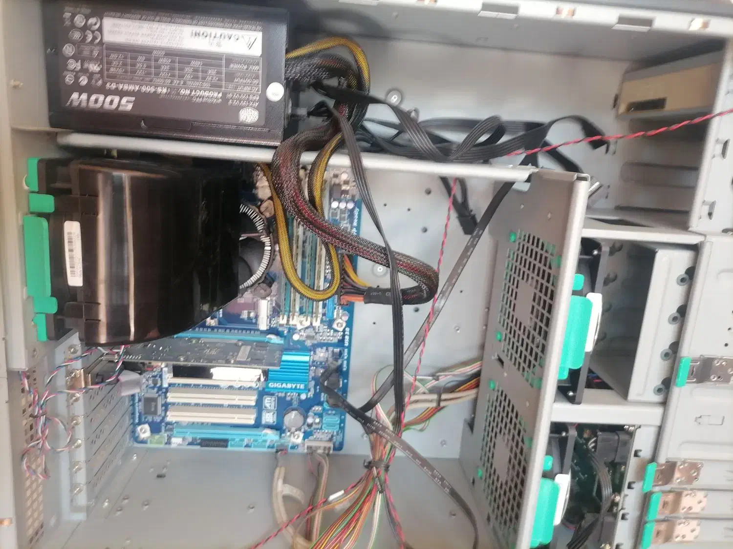 کیس حرفه ای پاور گرین و کولر مستر و قطعات|قطعات و لوازم جانبی رایانه|اصفهان, مولوی|دیوار