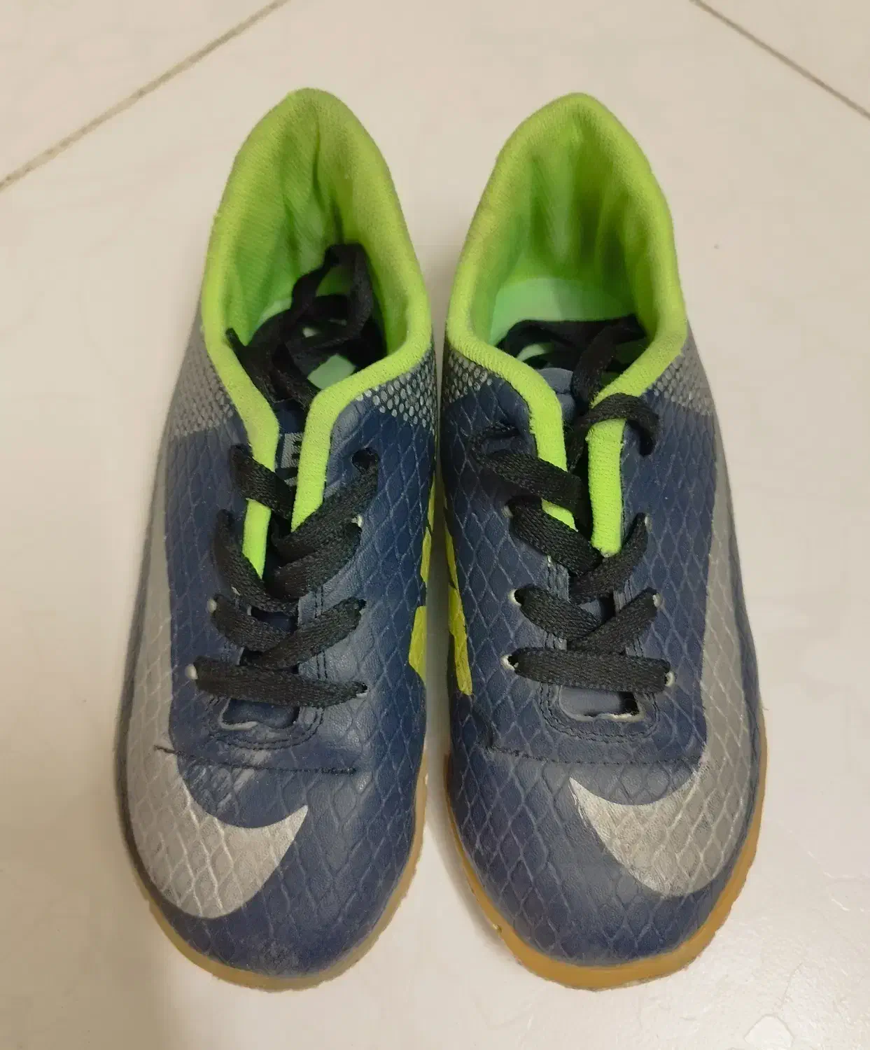 کفش فوتسال|کفش و لباس بچه|سبزوار, کوی بهار|دیوار