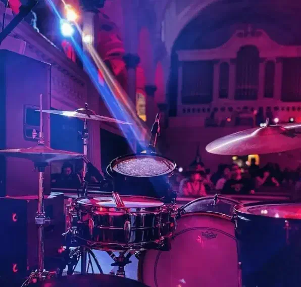 نوازنده درامز درام|خدمات پذیرایی، مراسم|مشهد, عامل|دیوار