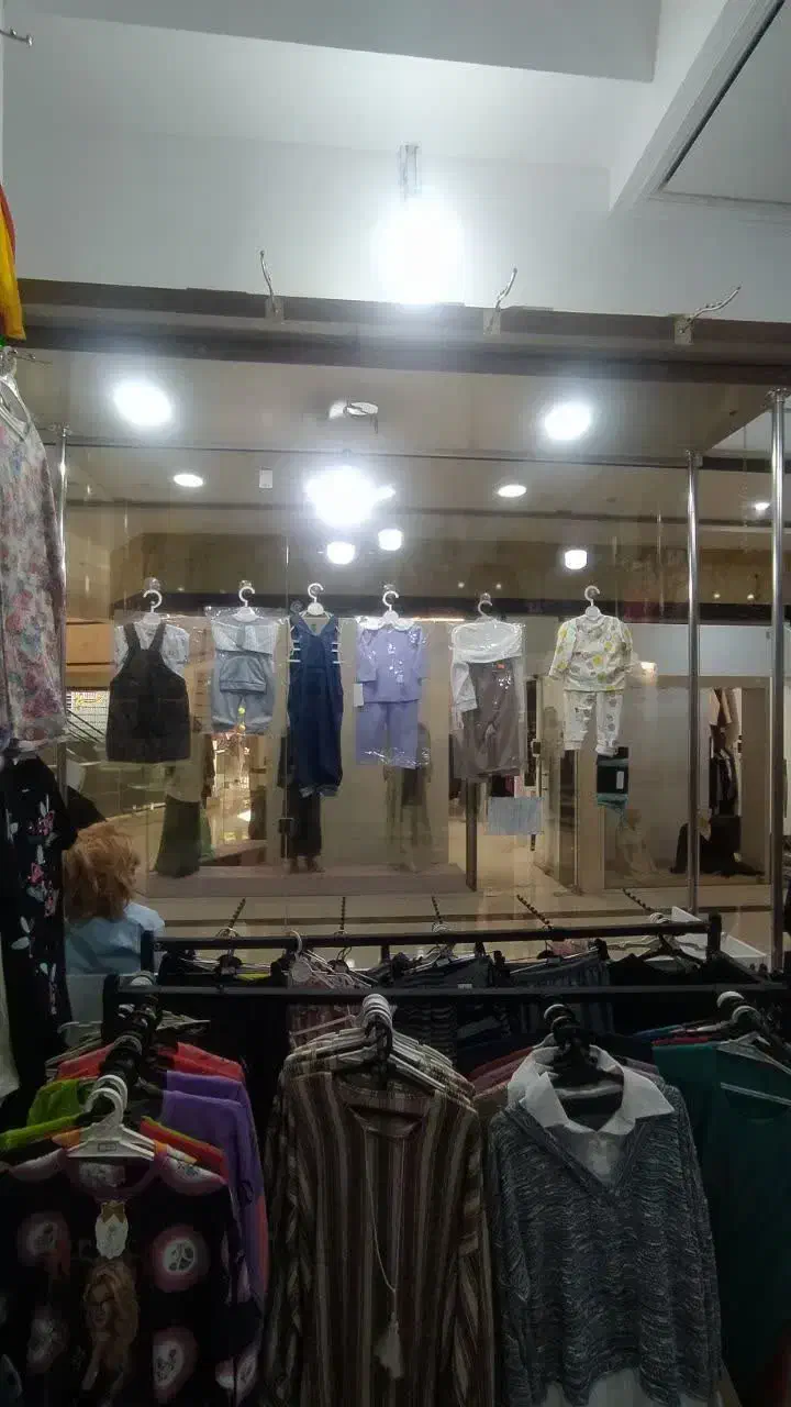 دکور لباس|فروشگاه و مغازه|مشهد, عیدگاه|دیوار