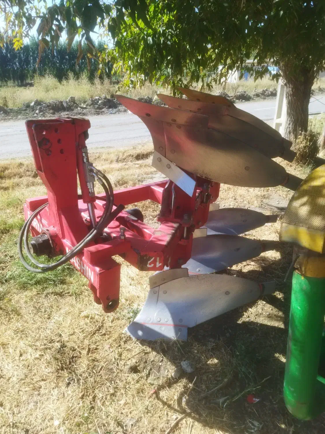 گاو آهن برگردان|ماشین‌آلات صنعتی|چالدران, |دیوار