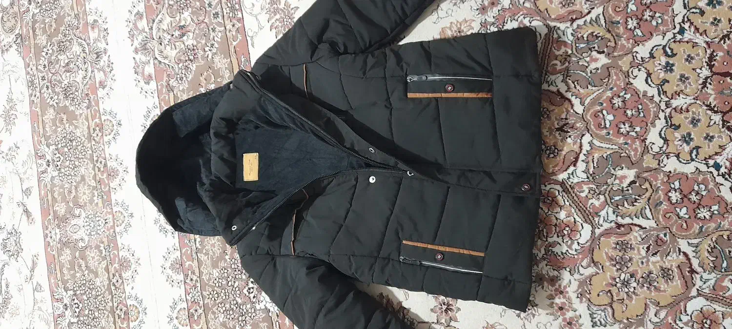 کاپشن|لباس|پاتاوه, |دیوار