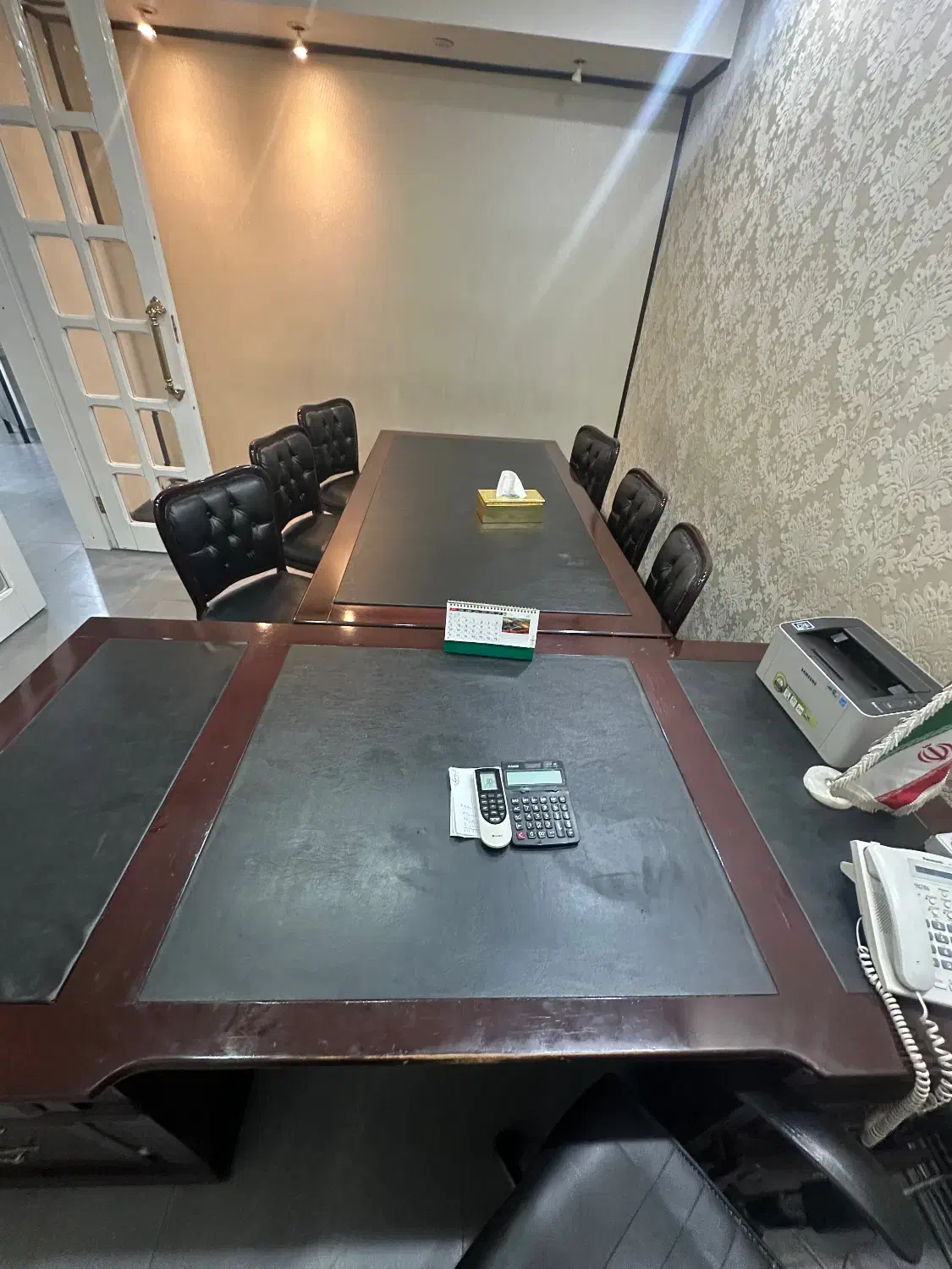 میز کنفرانس چوب اصل|مبلمان اداری|تهران, چیذر|دیوار