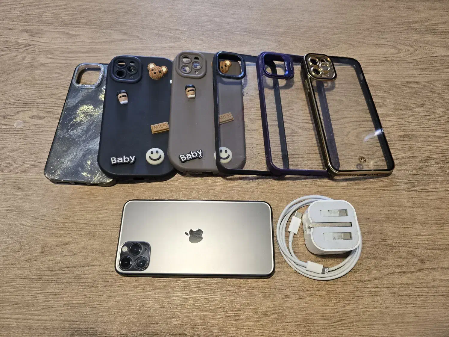 آیفون ۱۱ پرومکس سالم با آداپتور|موبایل|اصفهان, عسگریه|دیوار