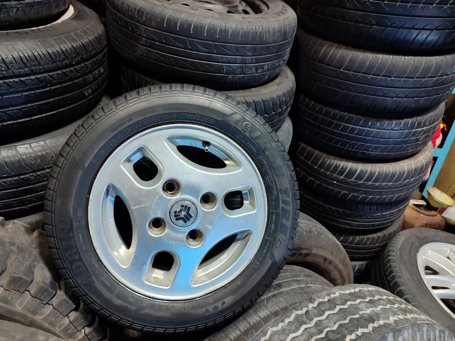 1عدد لاستیک زاپاس پراید به فروش میرسد|قطعات یدکی و لوازم جانبی|شریفآباد, |دیوار