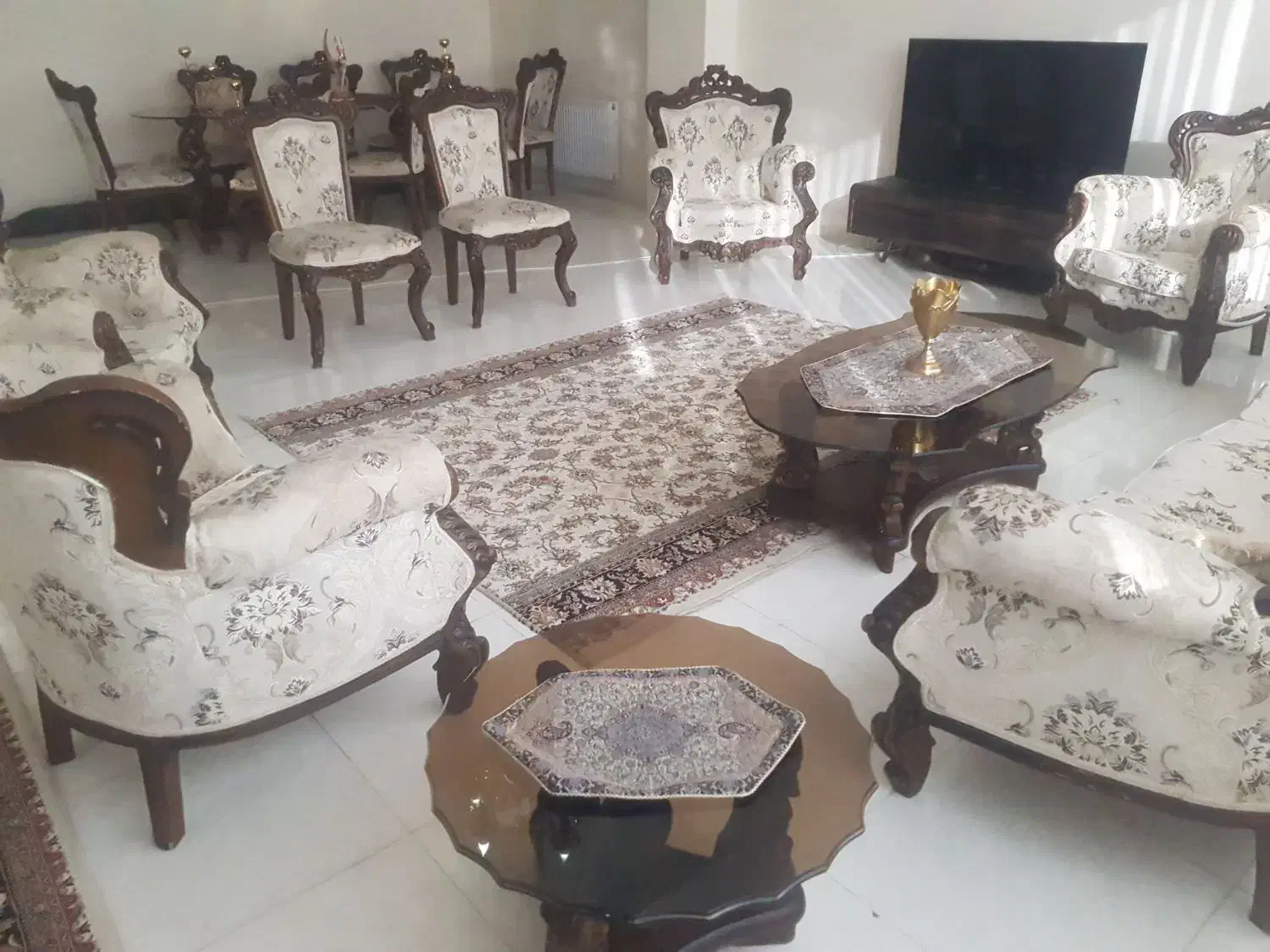 مبل سلطنتی ۹ نفره به همراه نهارخوری ۸ نفره|مبلمان خانگی و میز عسلی|قزوین, |دیوار