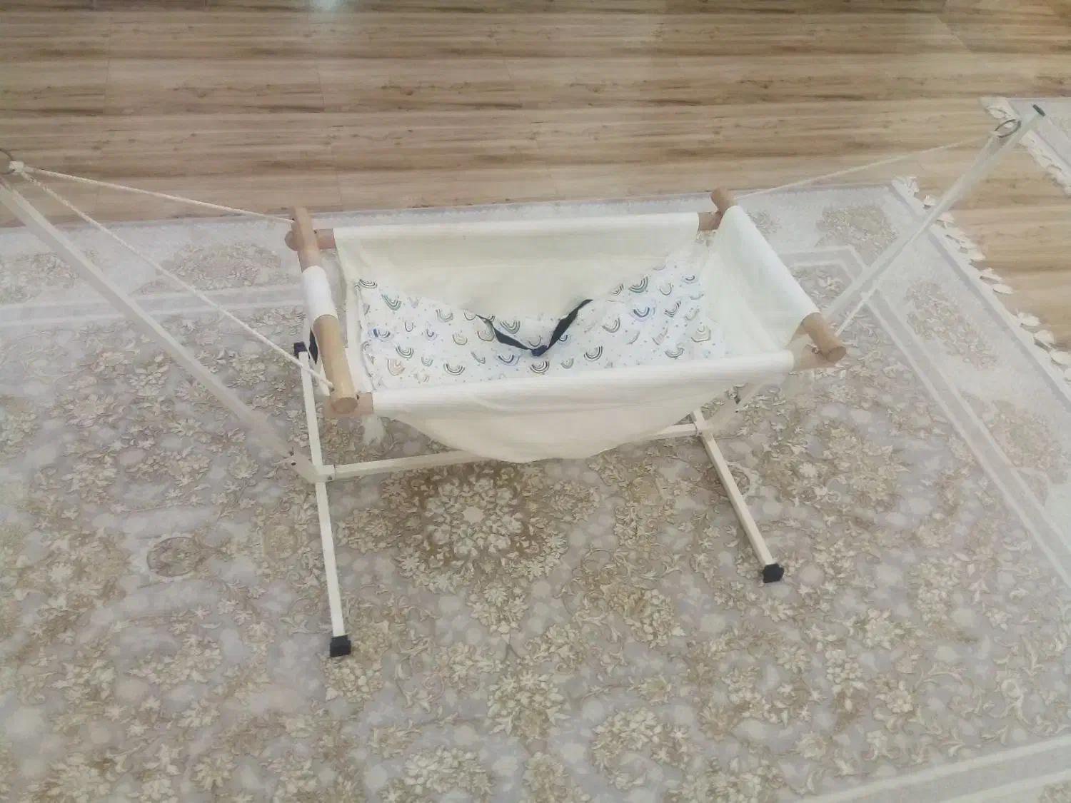 گهواره  نوزاد|تخت و سرویس خواب|رشت, معلولین|دیوار