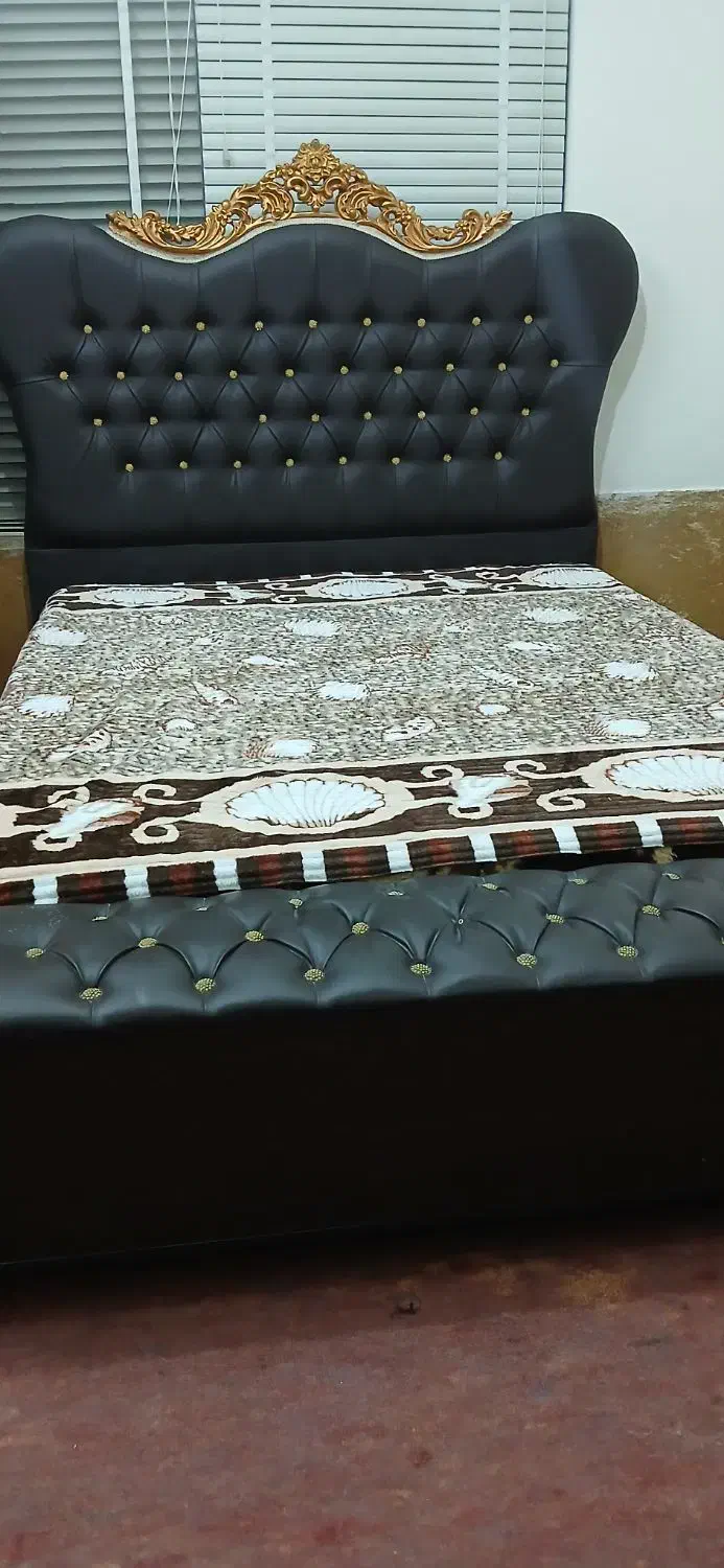 تختخواب و میز آرایش در حد نو|تخت و سرویس خواب|کازرون, |دیوار