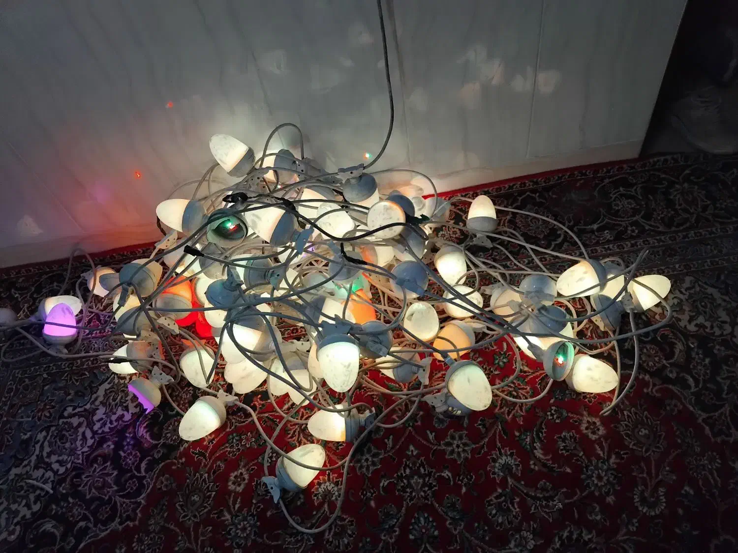 ریسه|ریسه و چراغ تزئینی|فرخ‌شهر, |دیوار